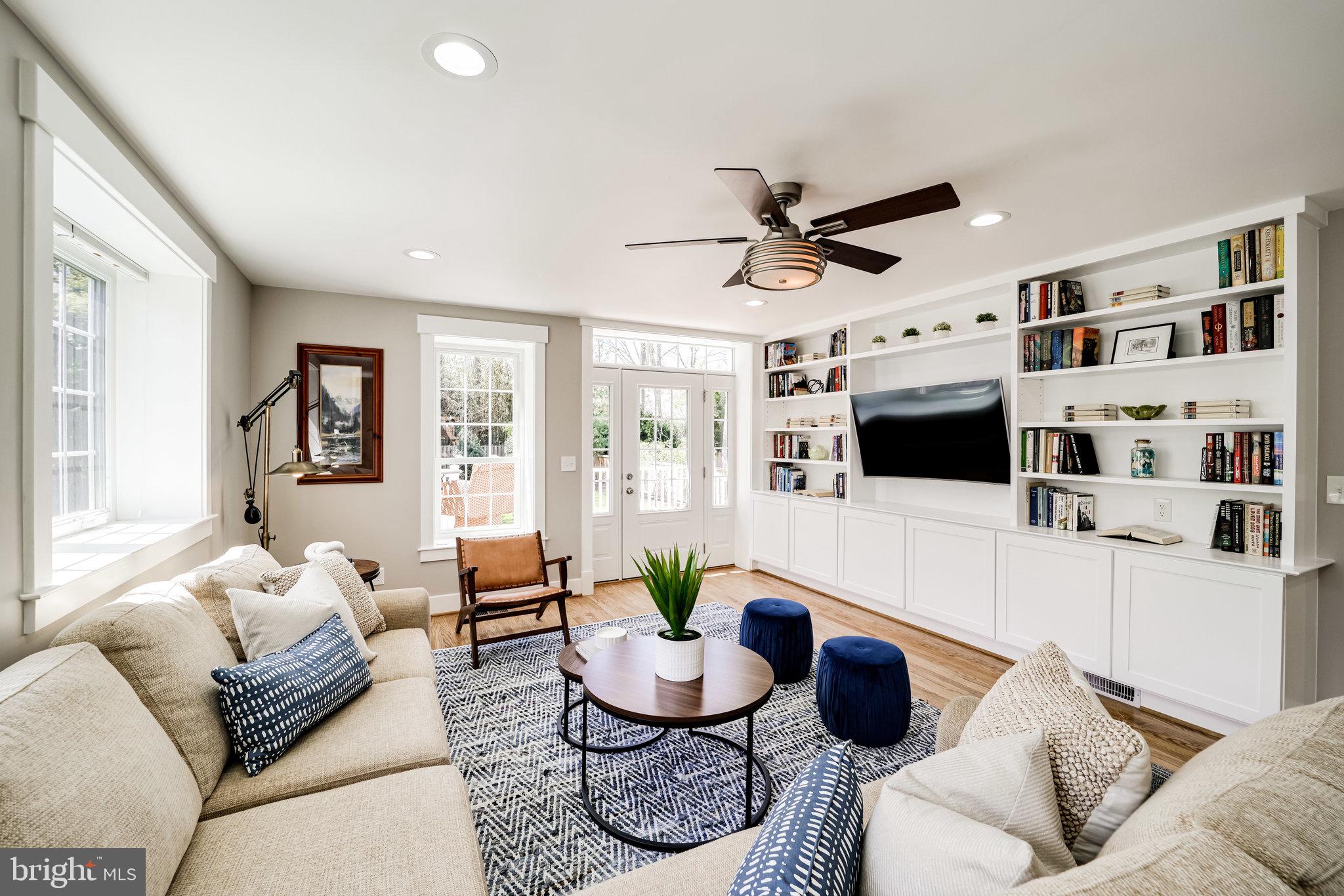 DYES OAKCREST - Residential