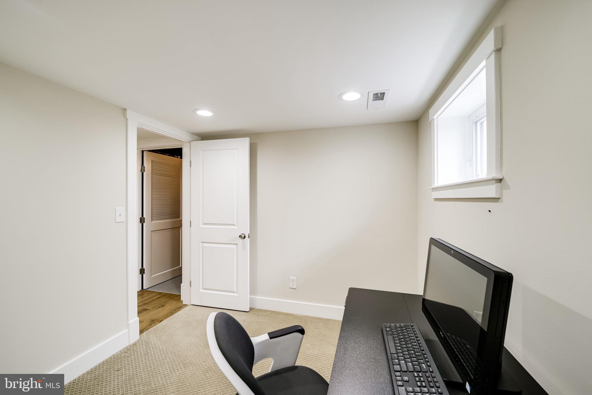 DYES OAKCREST - Residential