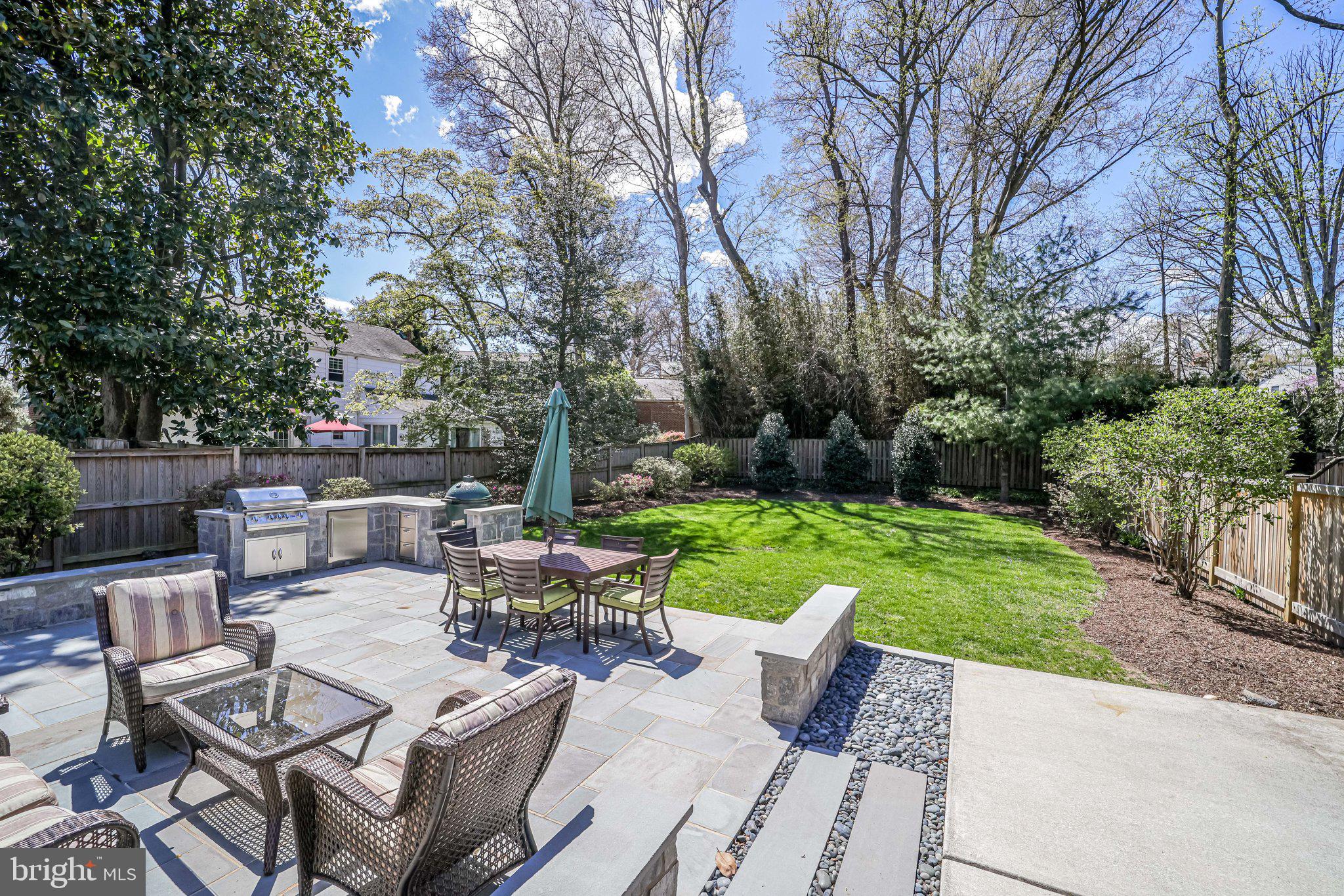 DYES OAKCREST - Residential