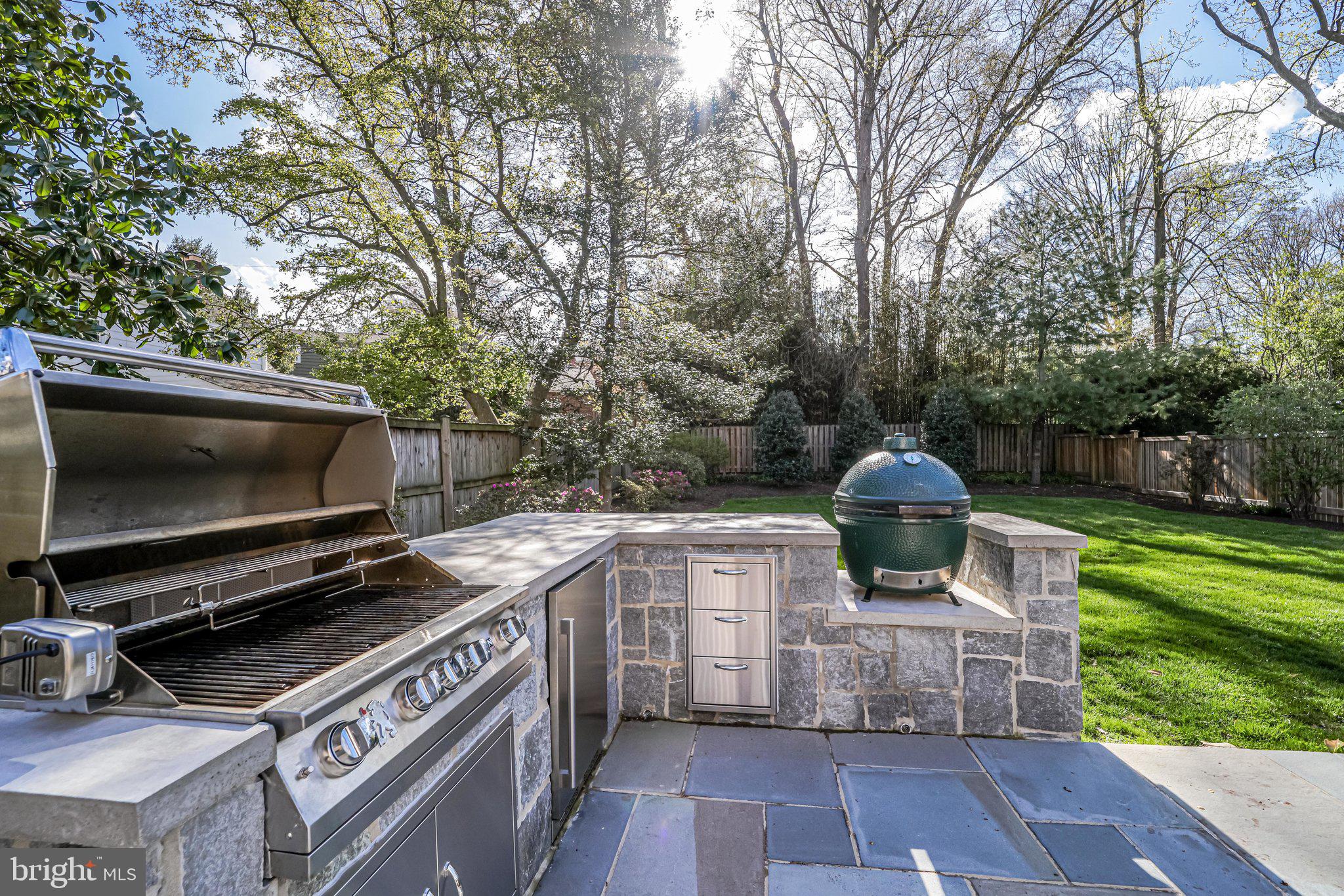 DYES OAKCREST - Residential