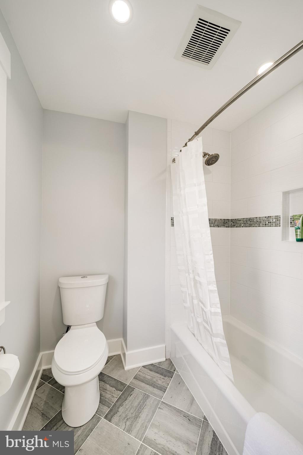 DYES OAKCREST - Residential