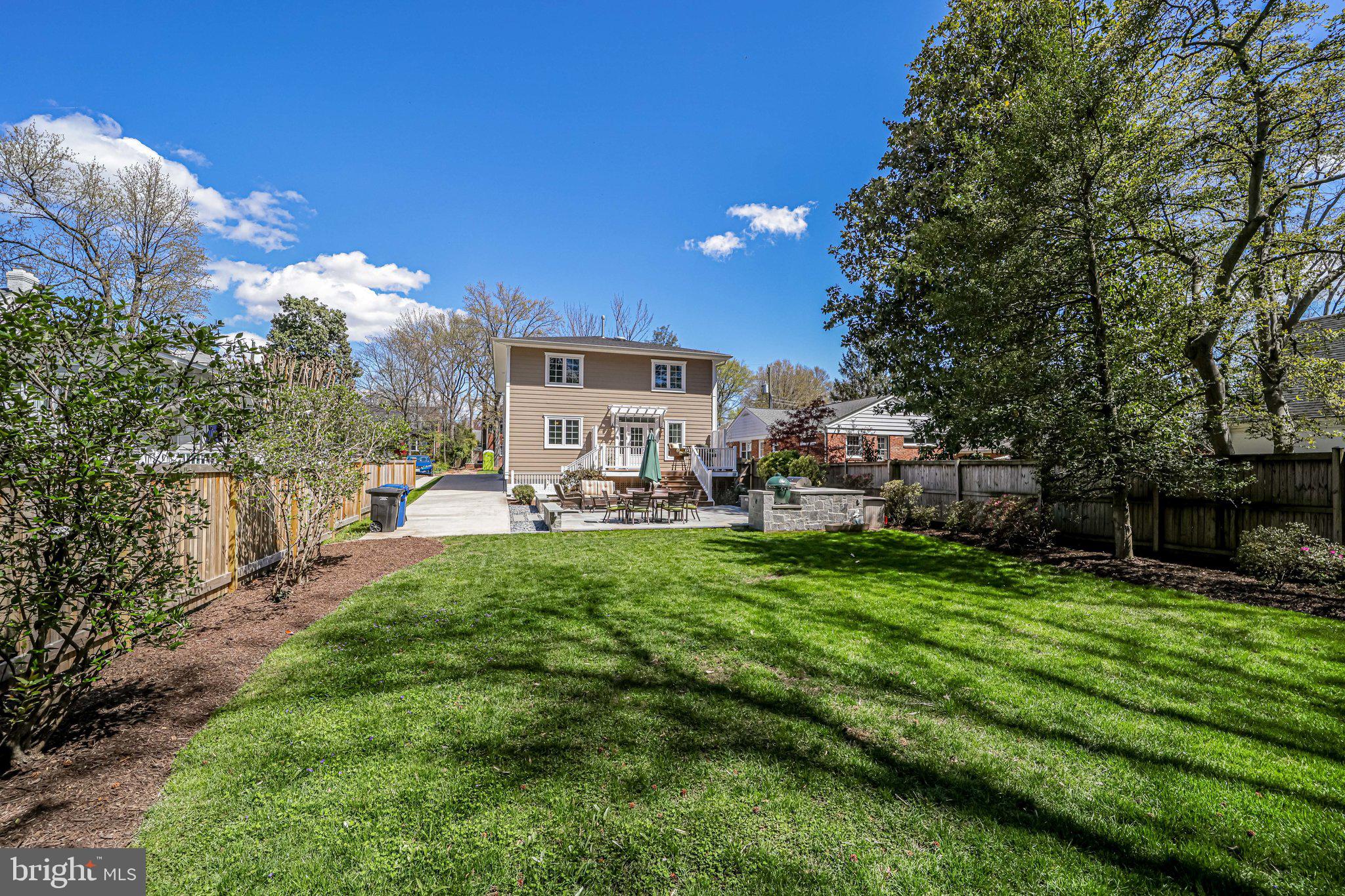 DYES OAKCREST - Residential