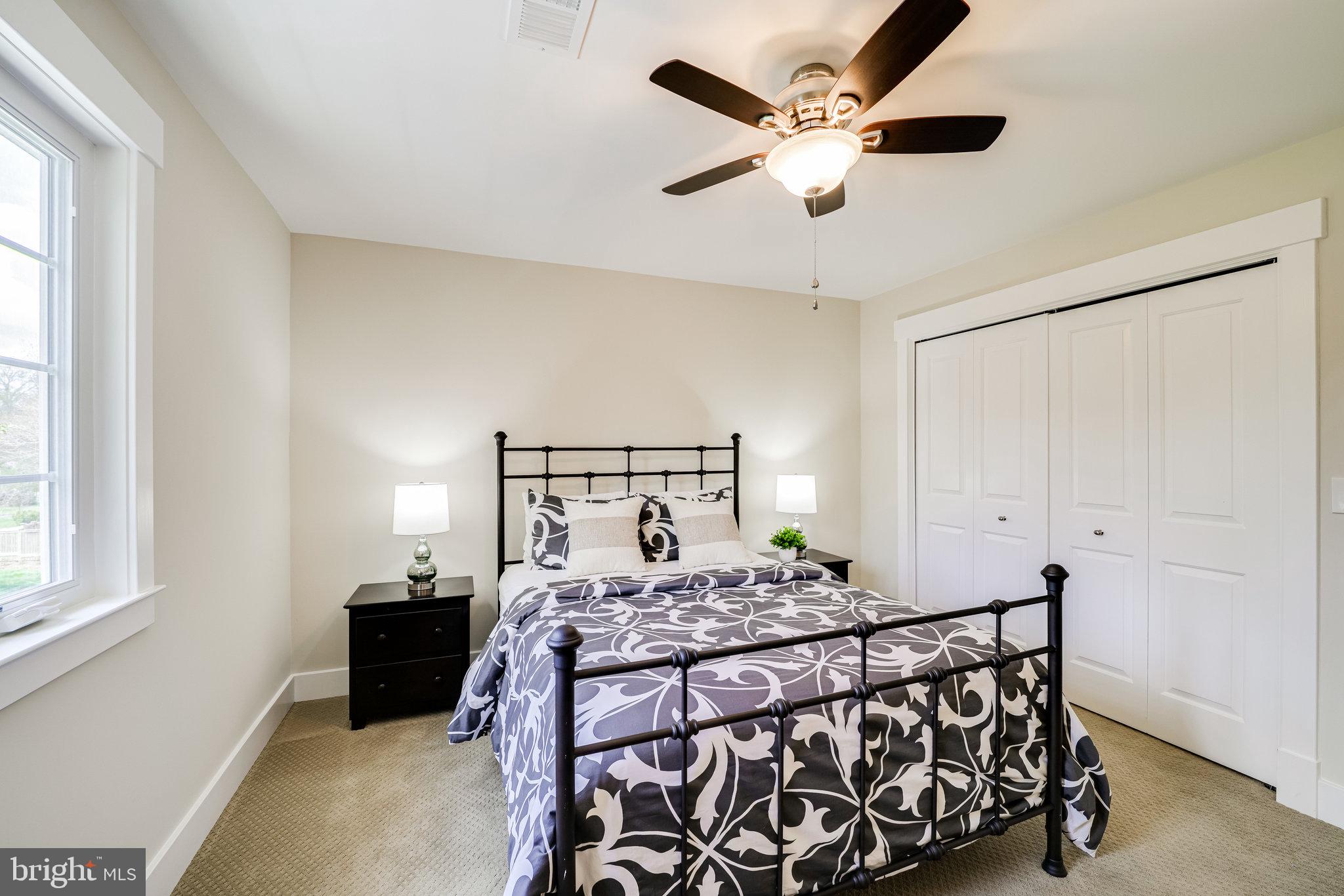 DYES OAKCREST - Residential