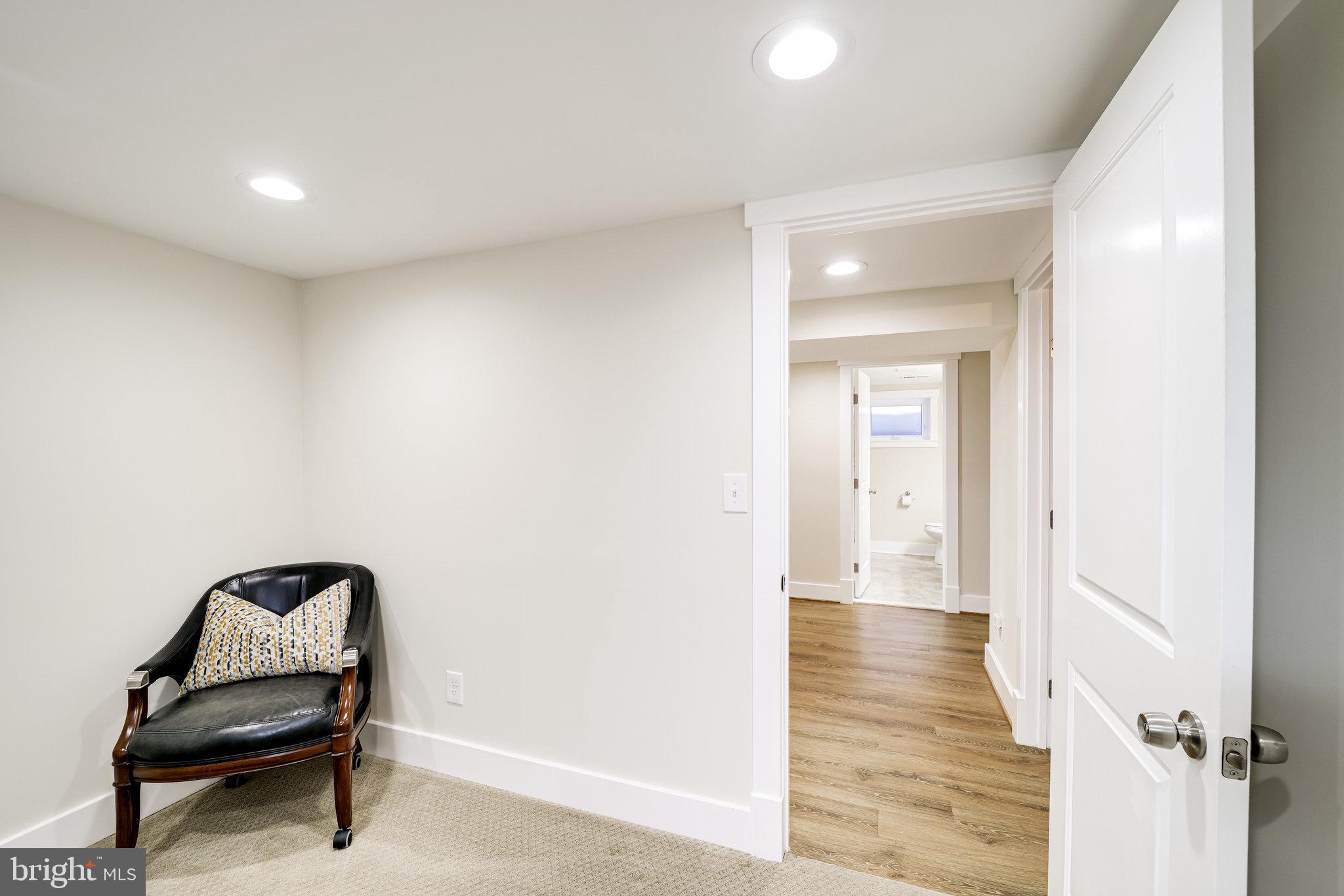 DYES OAKCREST - Residential