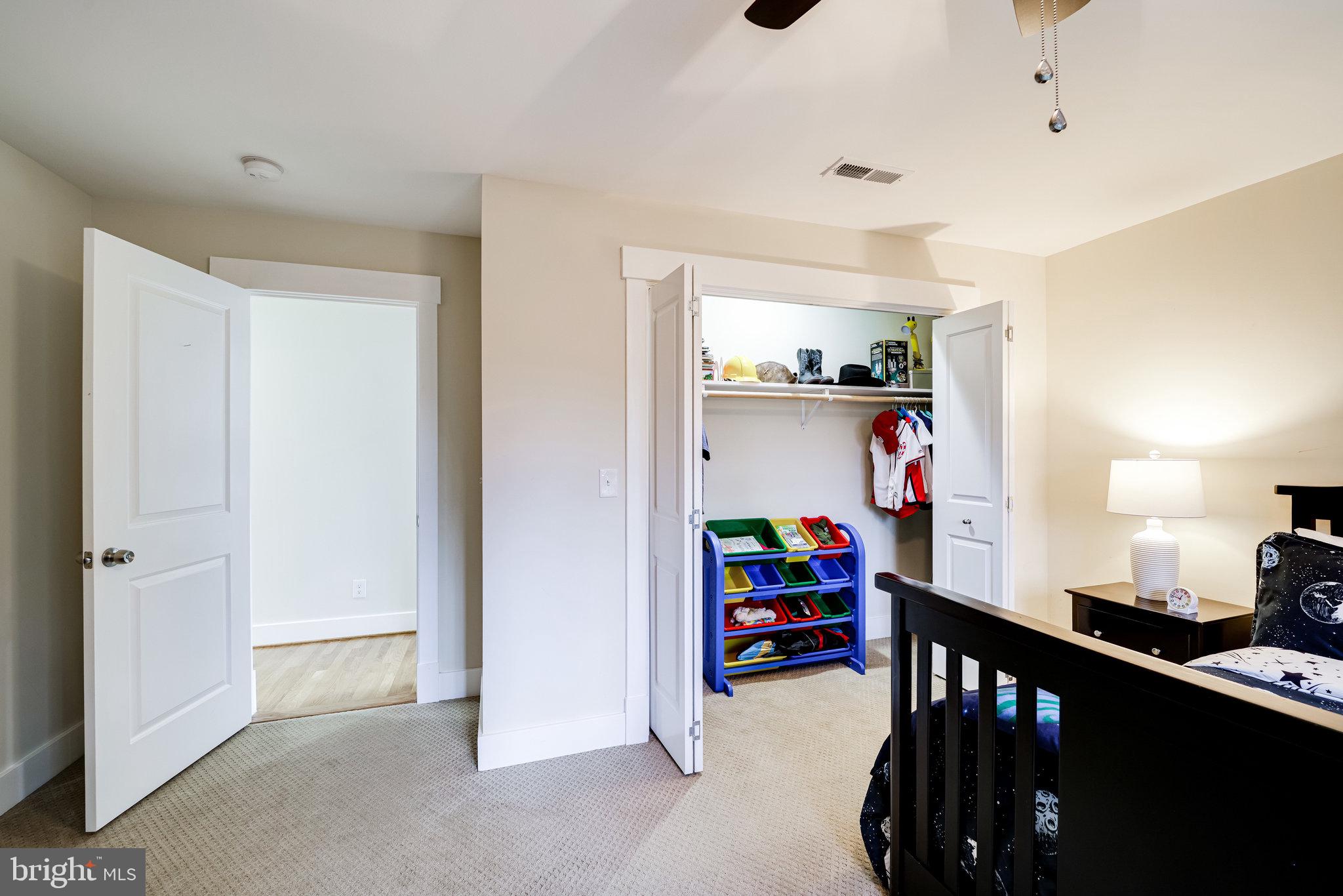 DYES OAKCREST - Residential