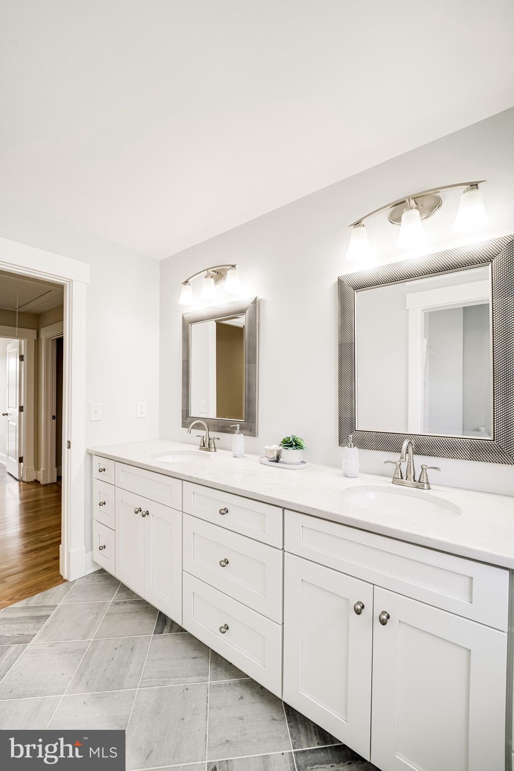 DYES OAKCREST - Residential