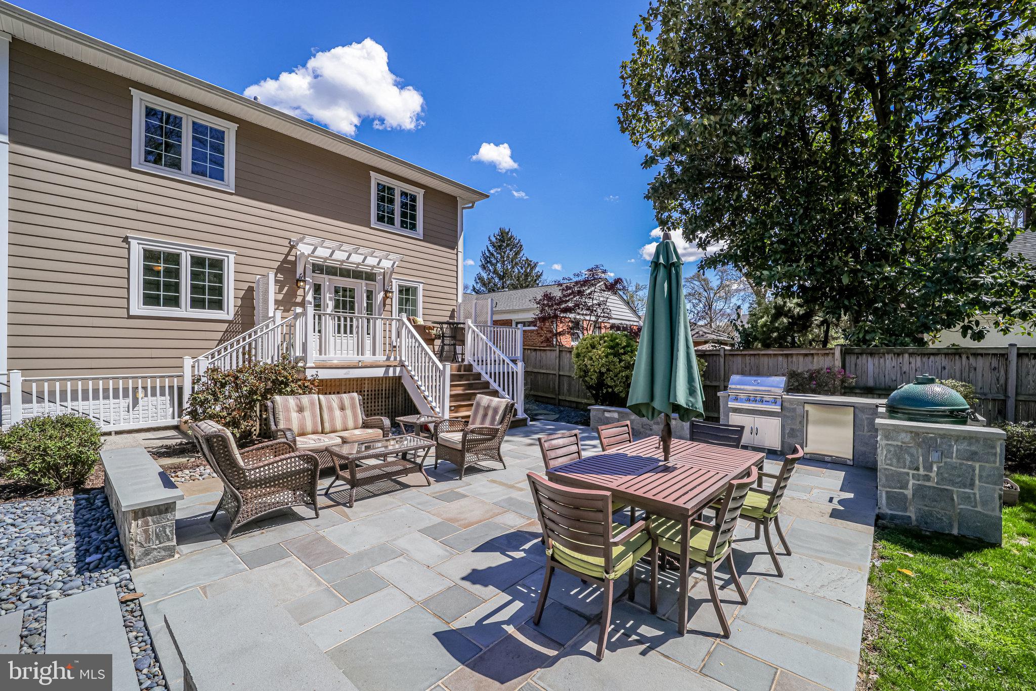 DYES OAKCREST - Residential