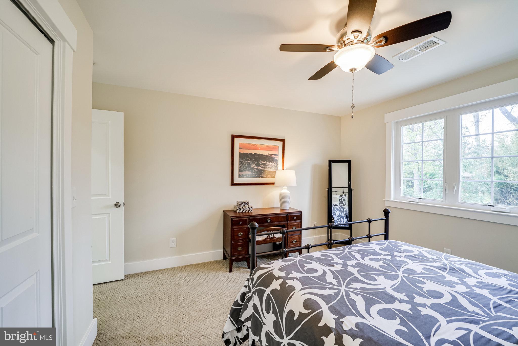 DYES OAKCREST - Residential