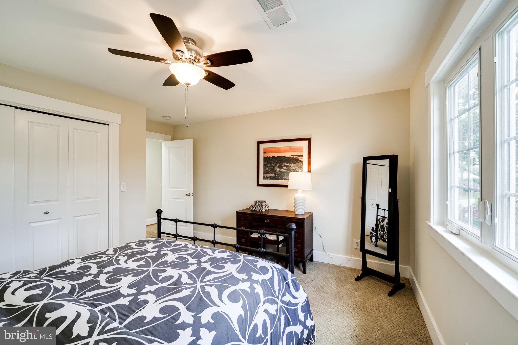 DYES OAKCREST - Residential