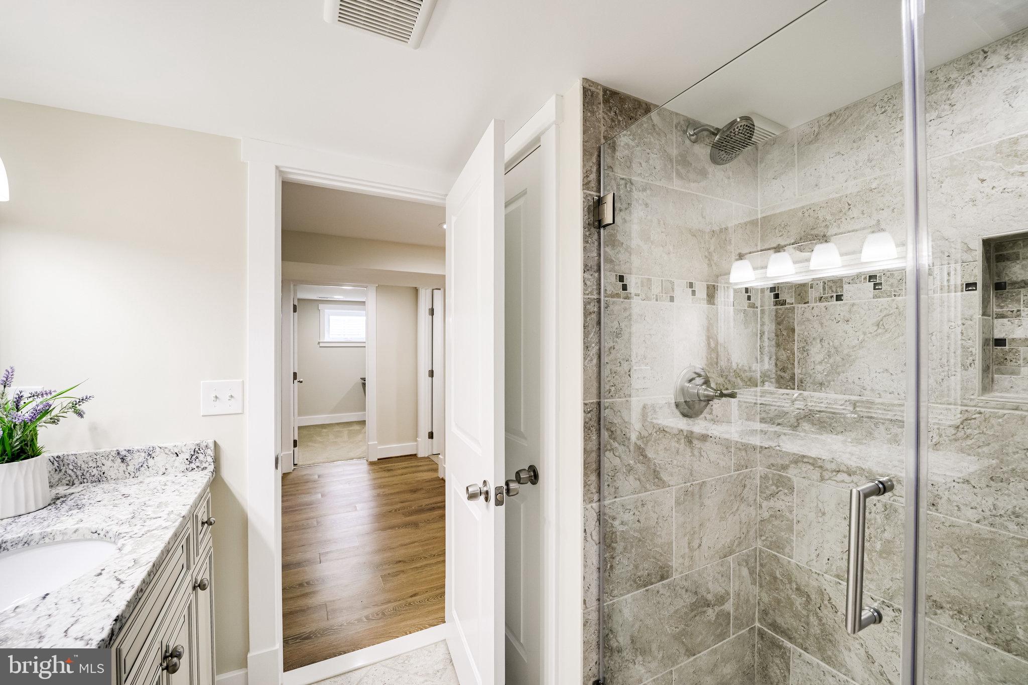 DYES OAKCREST - Residential