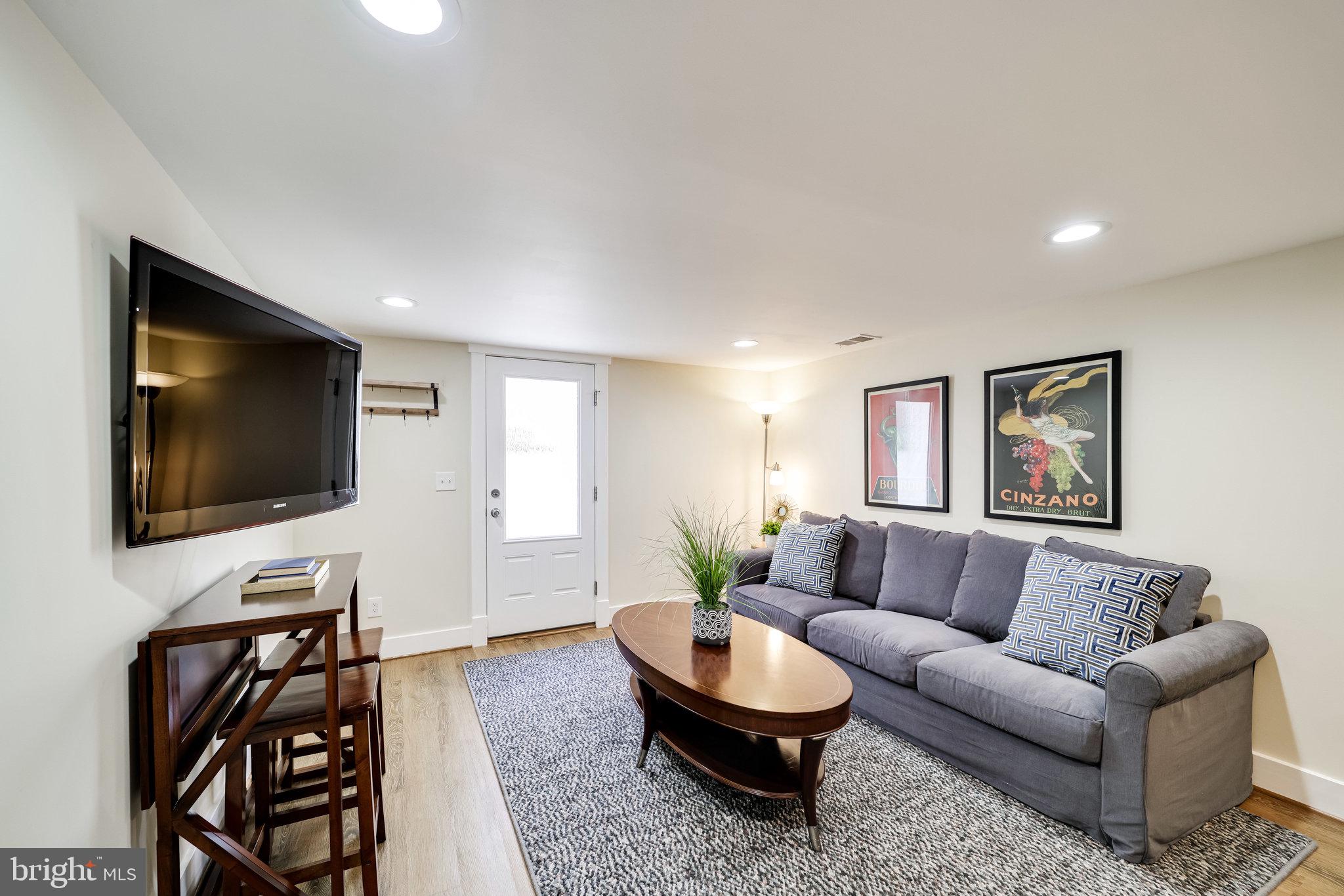 DYES OAKCREST - Residential