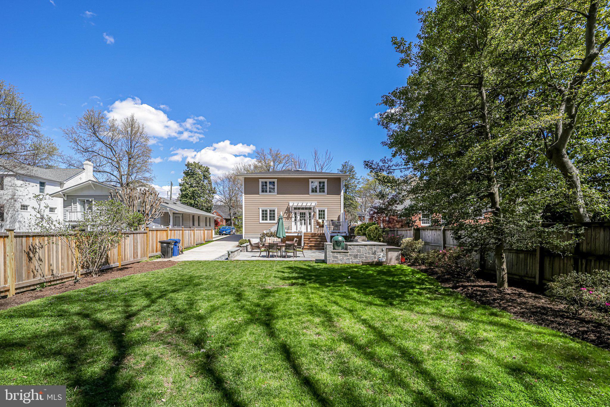 DYES OAKCREST - Residential