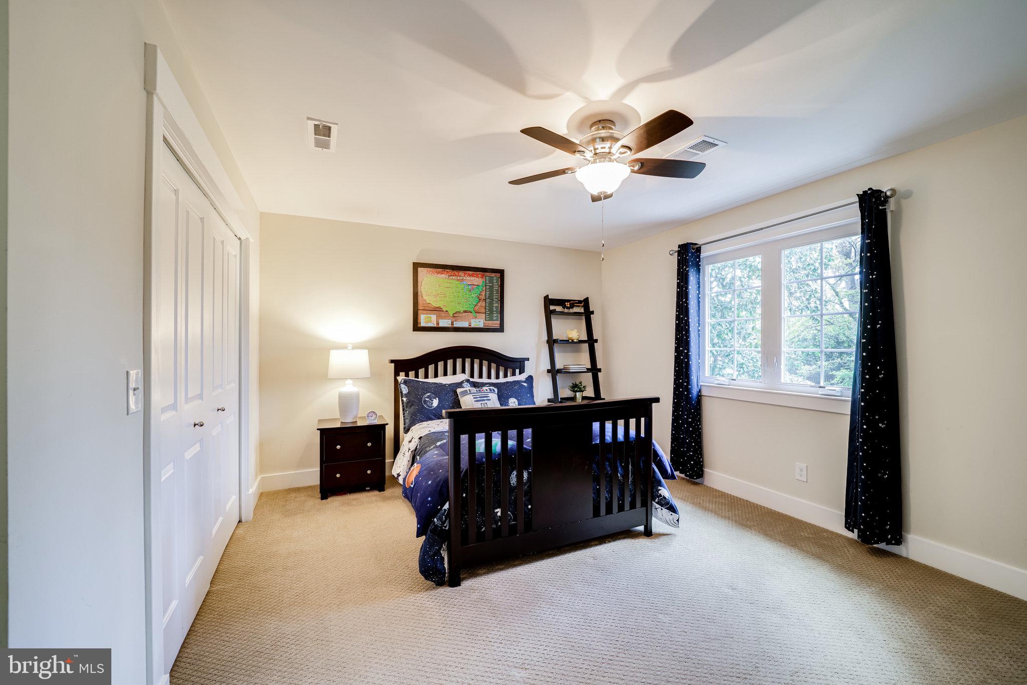 DYES OAKCREST - Residential