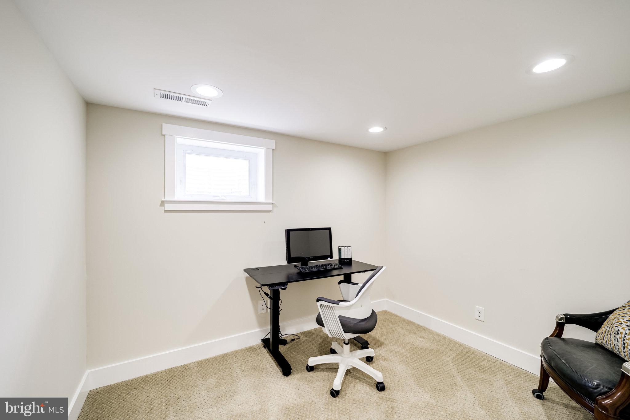 DYES OAKCREST - Residential