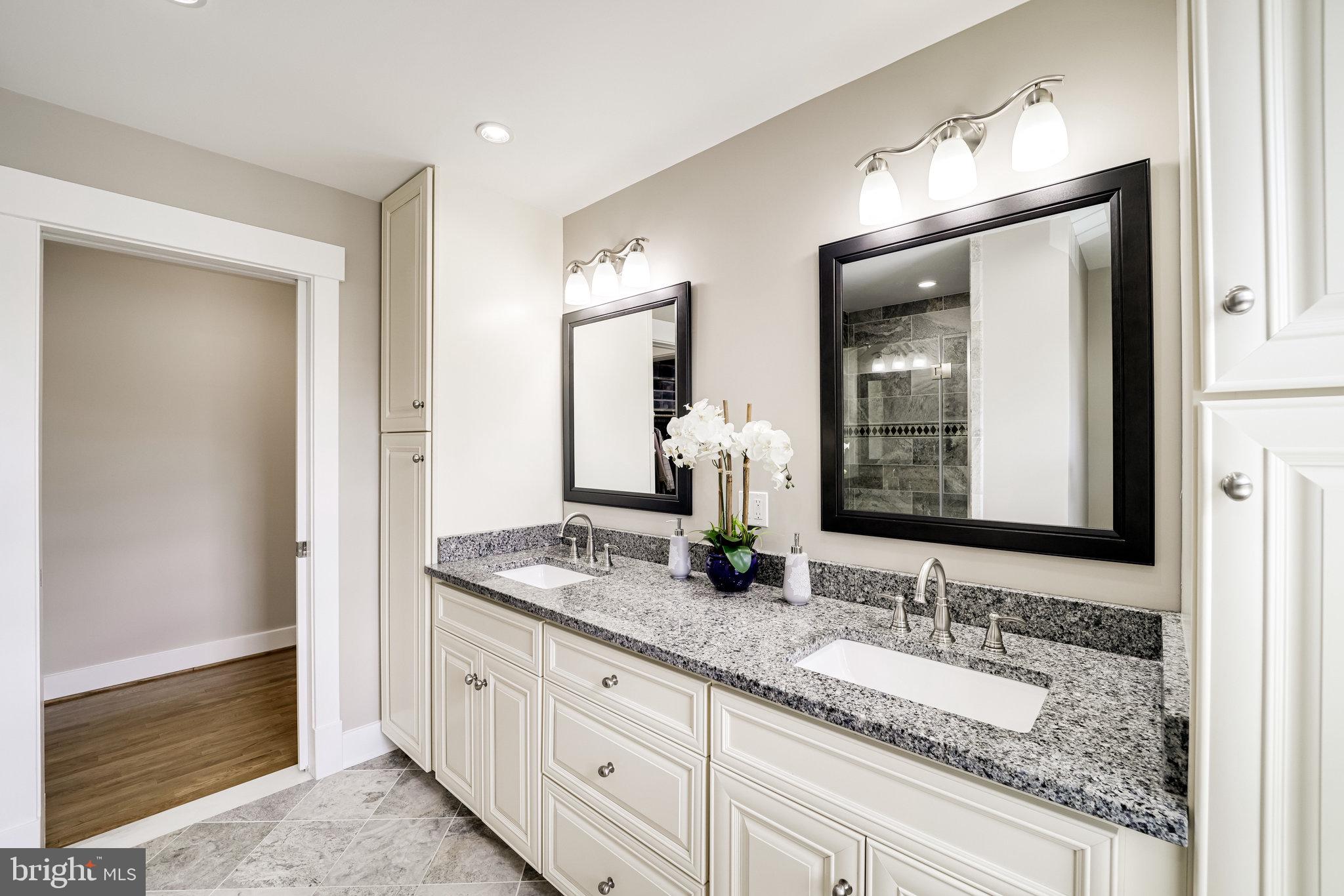 DYES OAKCREST - Residential