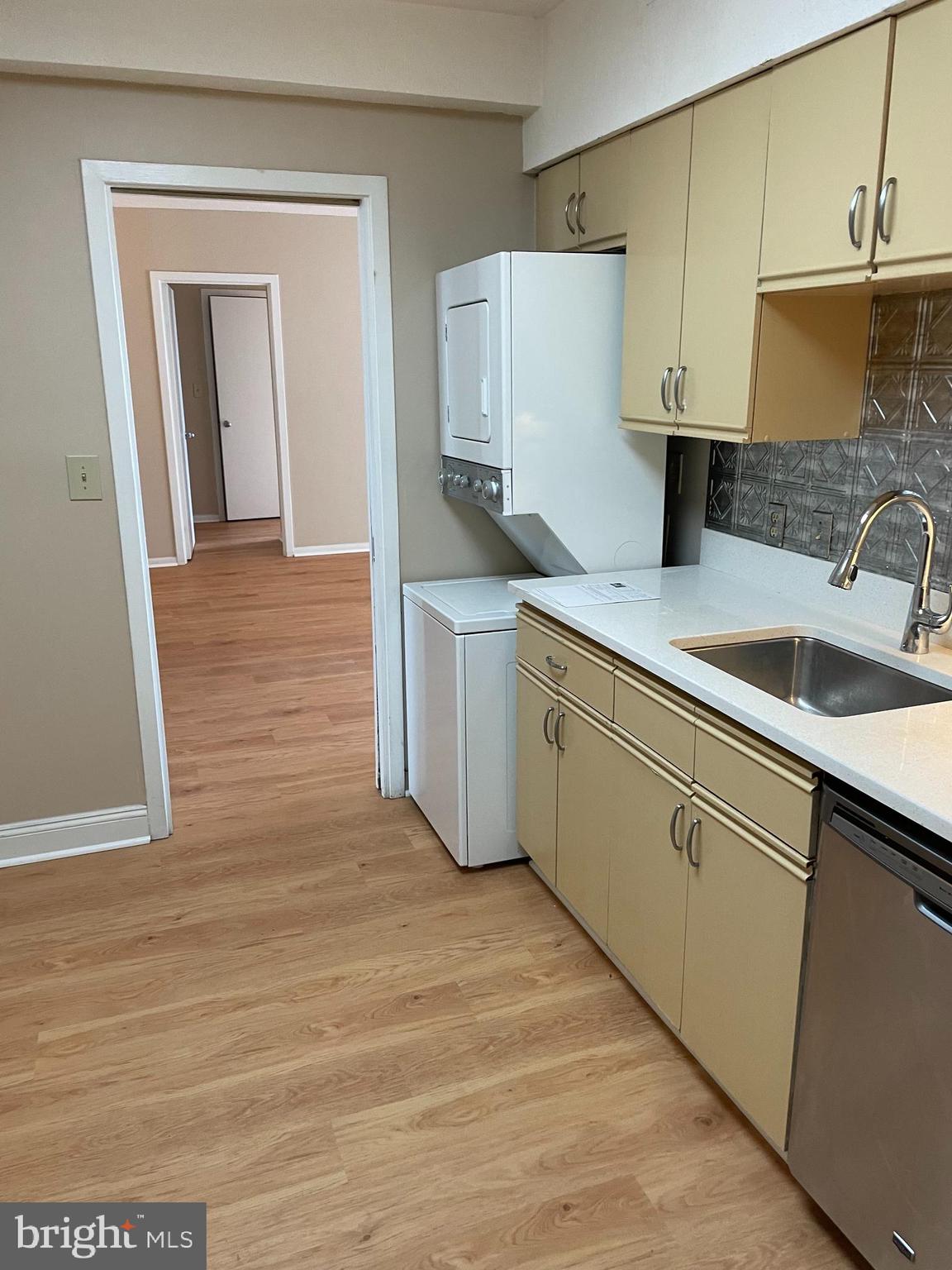 SKYLINE SQUARE CONDO - Residential