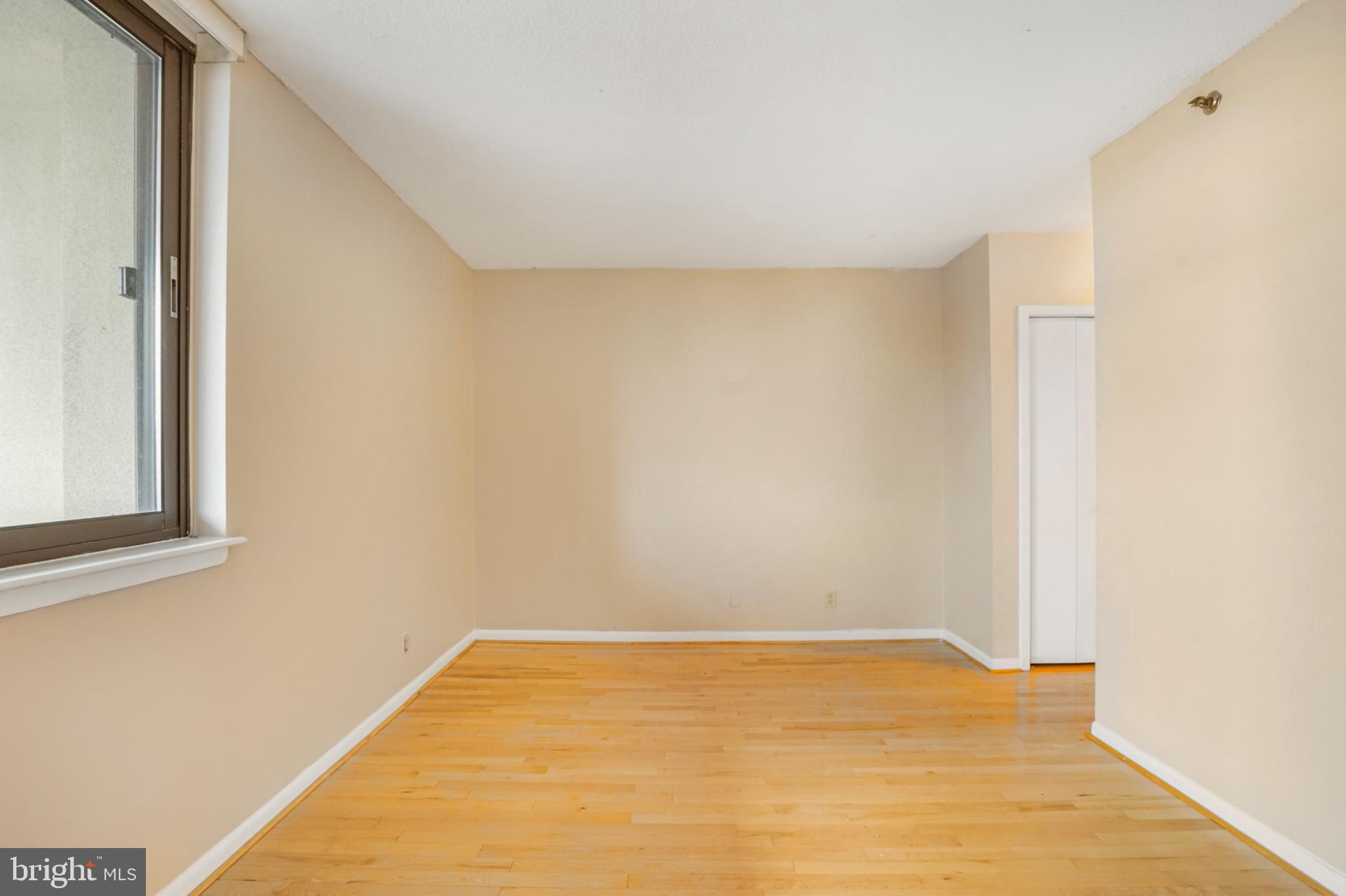 SKYLINE SQUARE CONDO - Residential