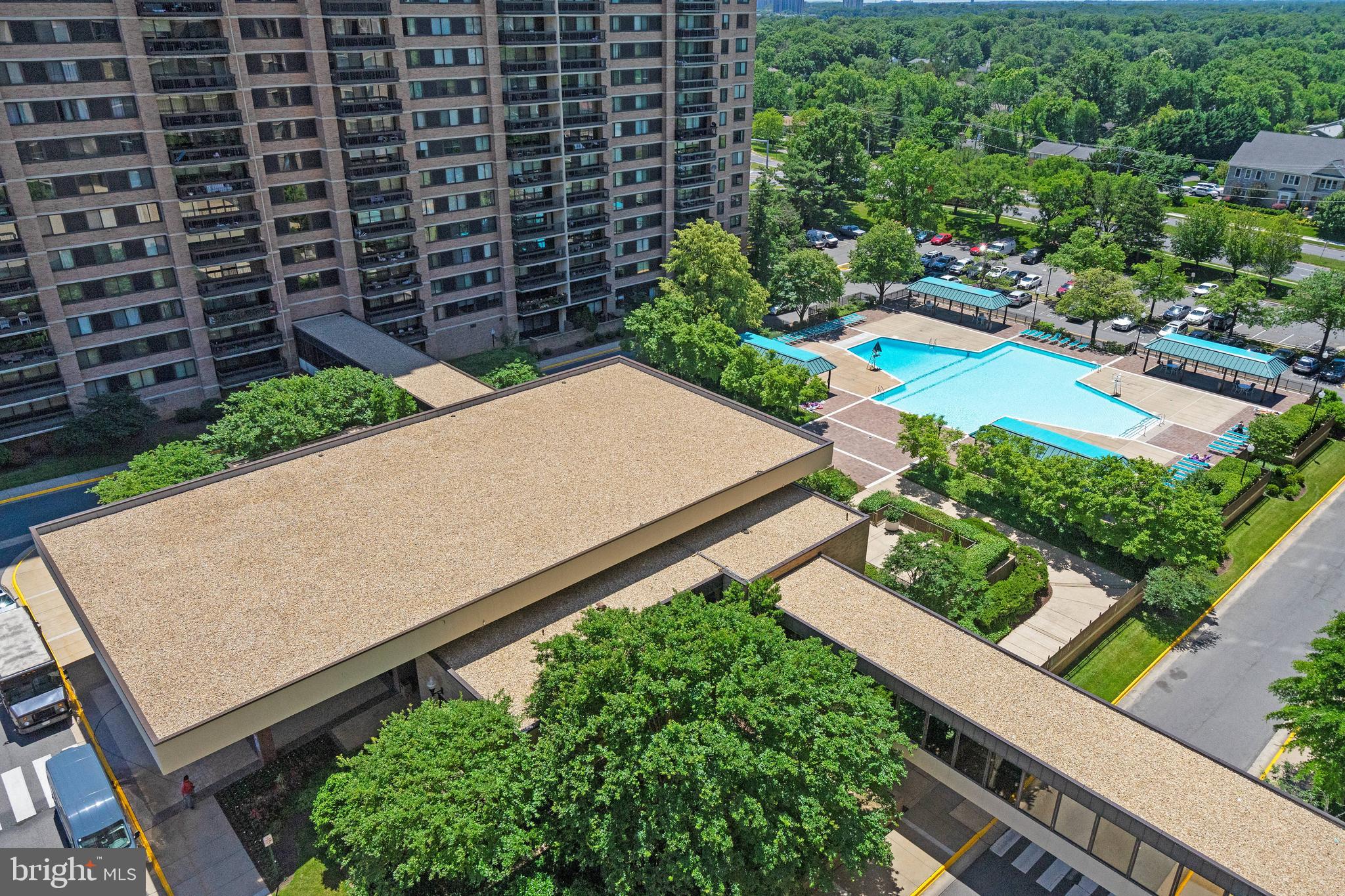 SKYLINE SQUARE CONDO - Residential