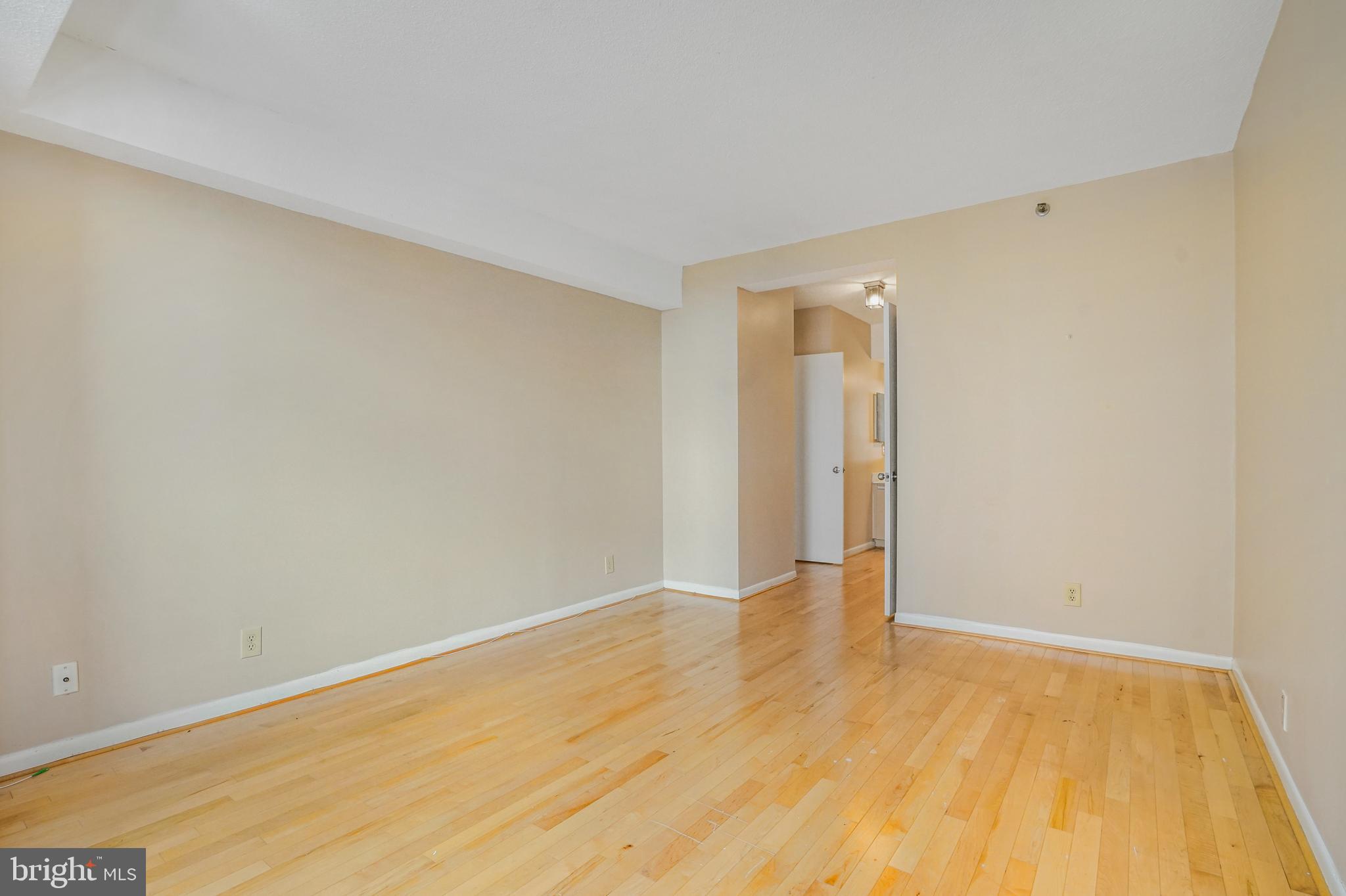 SKYLINE SQUARE CONDO - Residential