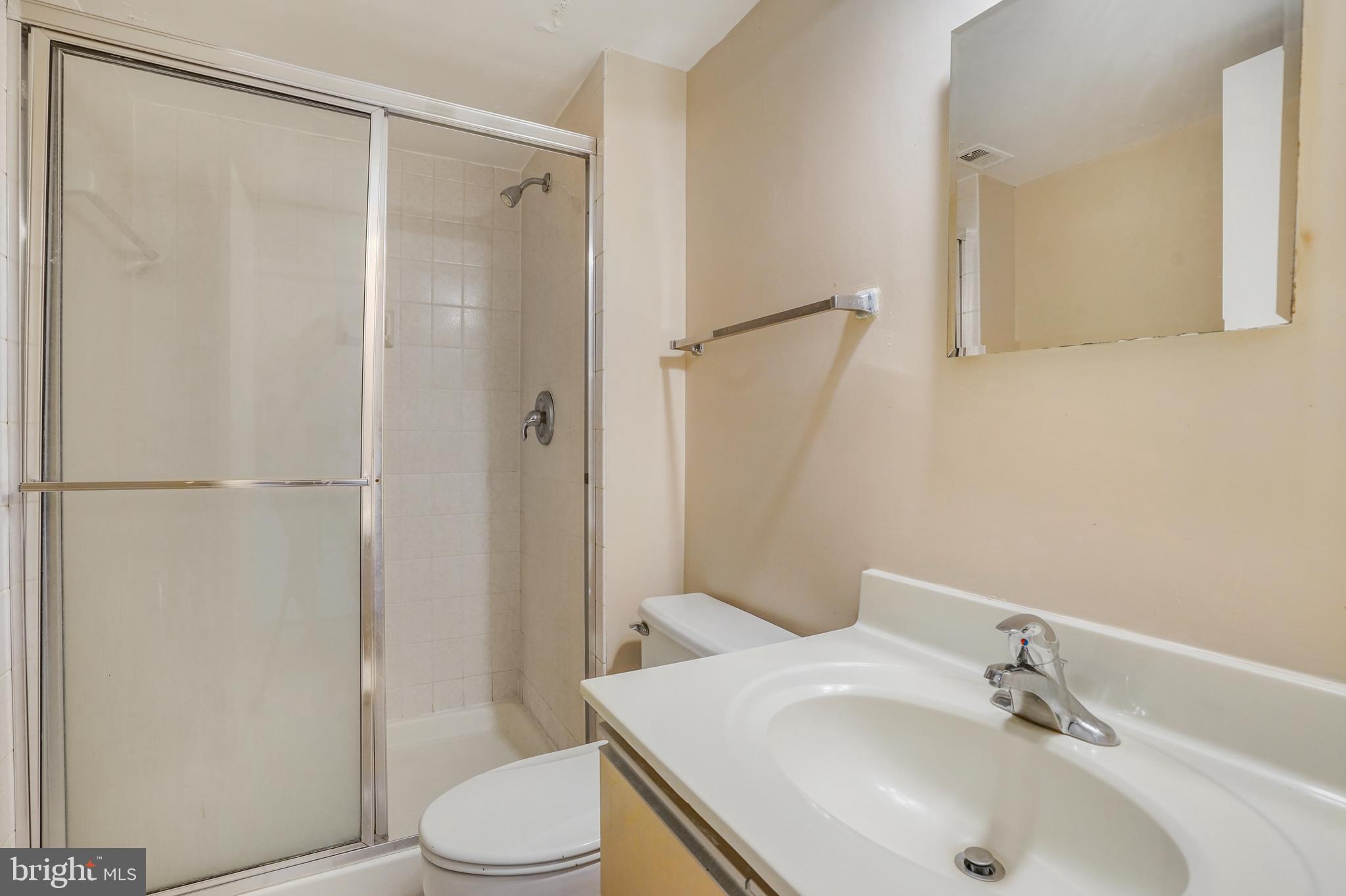 SKYLINE SQUARE CONDO - Residential