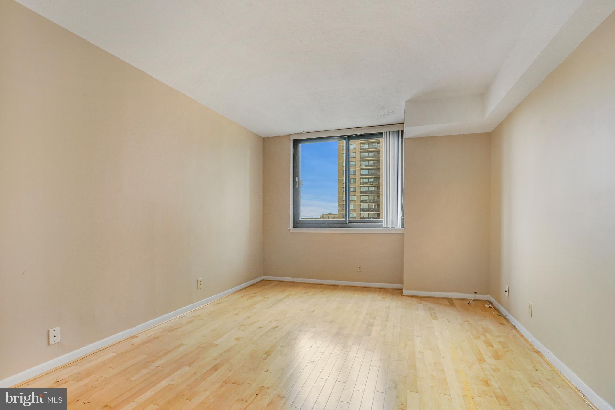 SKYLINE SQUARE CONDO - Residential