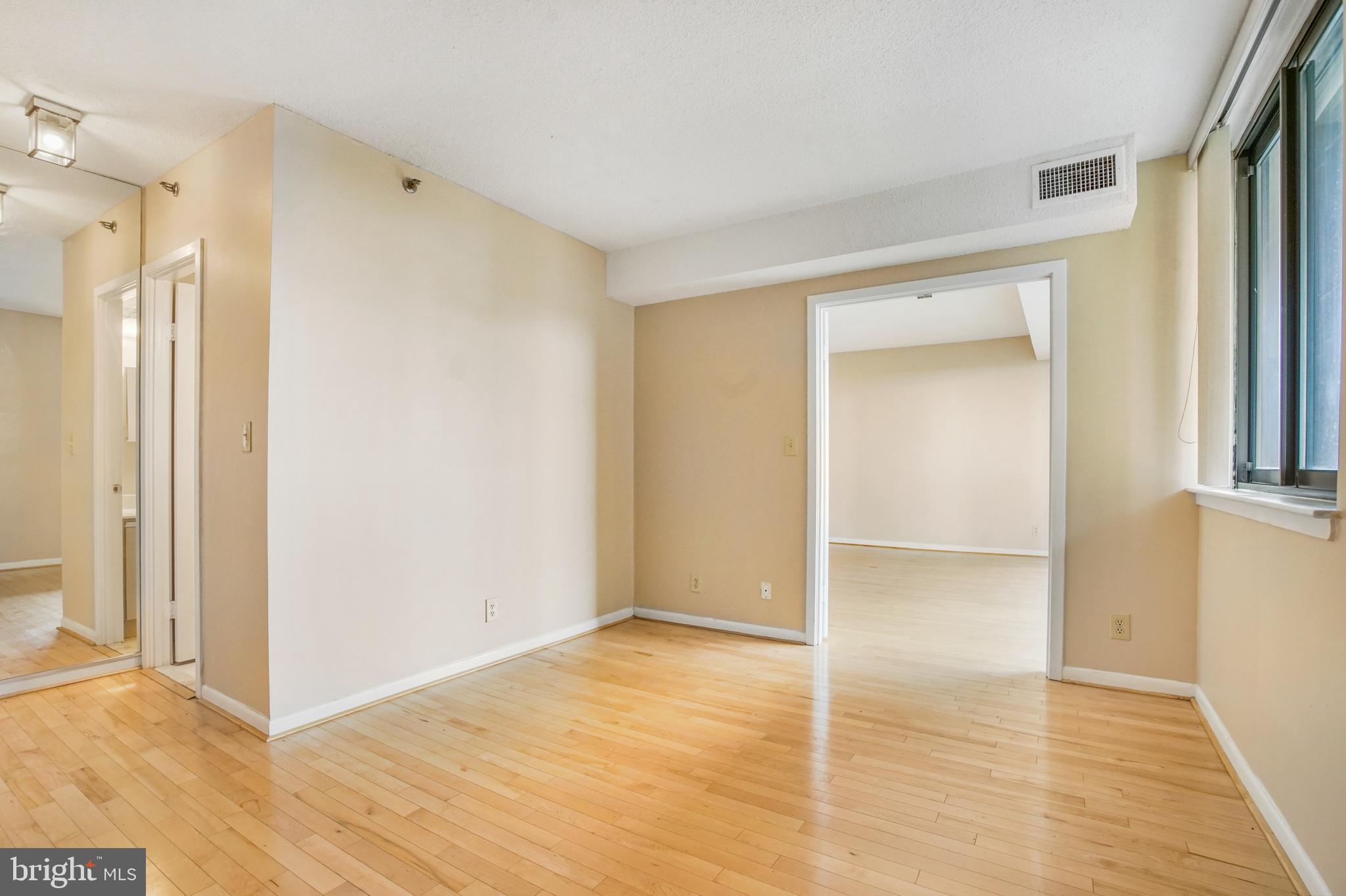 SKYLINE SQUARE CONDO - Residential