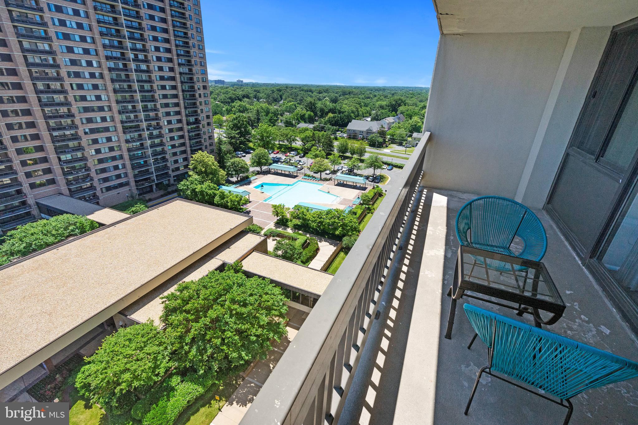 SKYLINE SQUARE CONDO - Residential