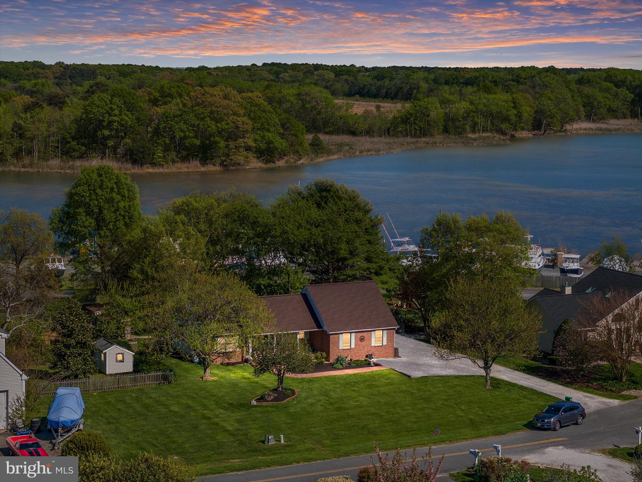 QUEEN ANNE COLONY - Residential