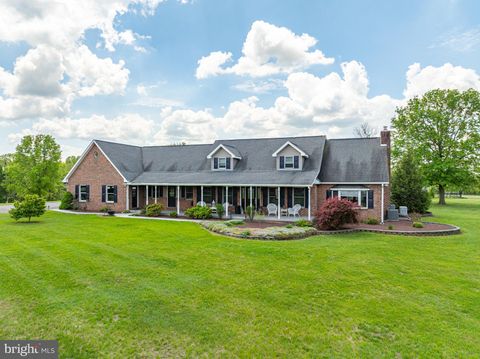 16 ZERBE DRIVE BERNVILLE PA 19506