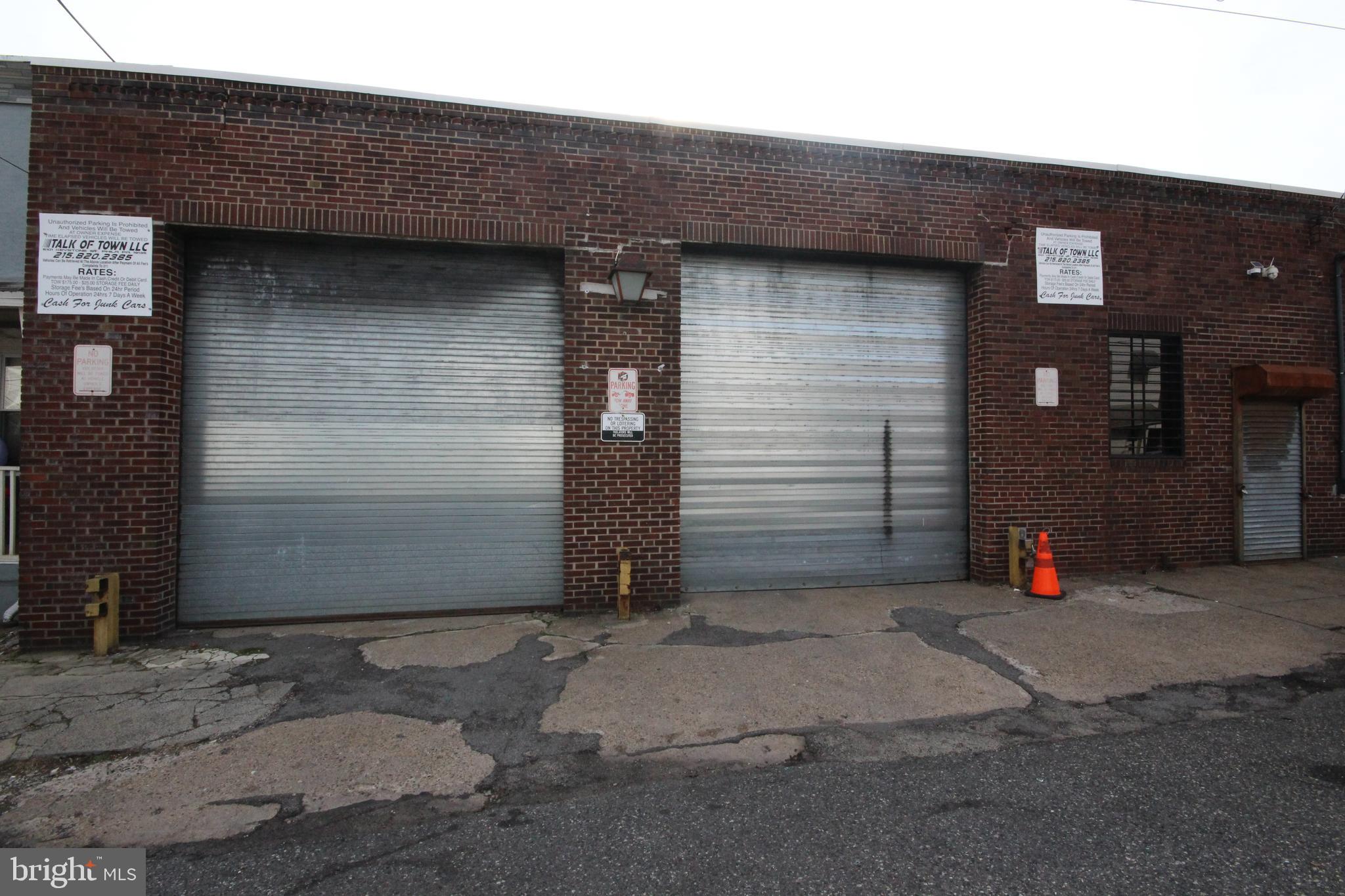 Looking for space for your Business!!! Great opportunity to locate your business in the approximately 3500 sqft garage. 2 oversized garage doors and a separate entry door. Property has a full bathroom, private office, and additional space in the rear of the garage. Easy to show!