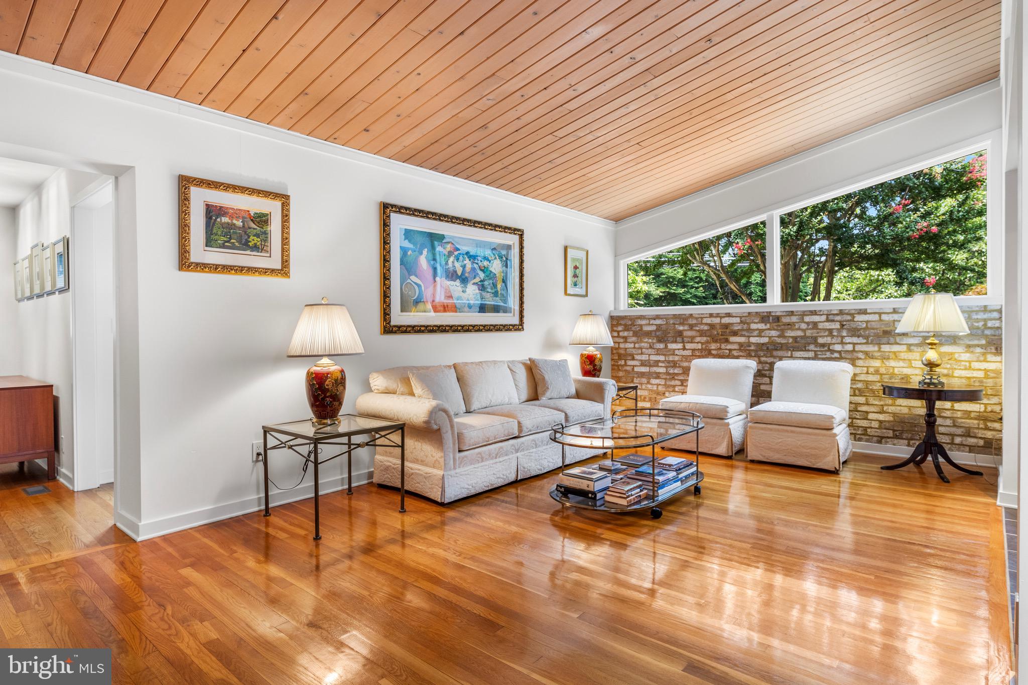 WILDWOOD MANOR - Residential