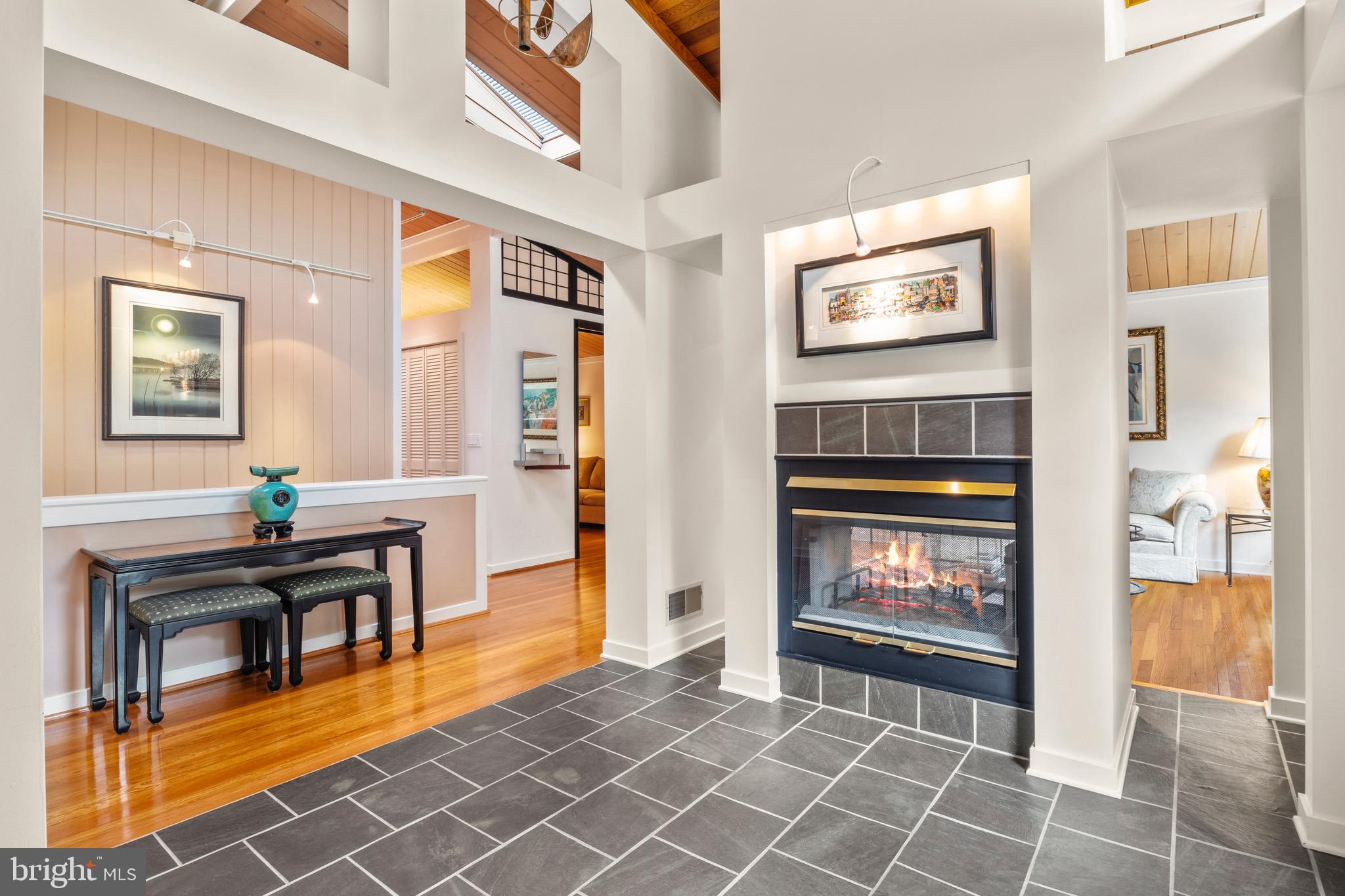 5904 GROSVENOR LANE
