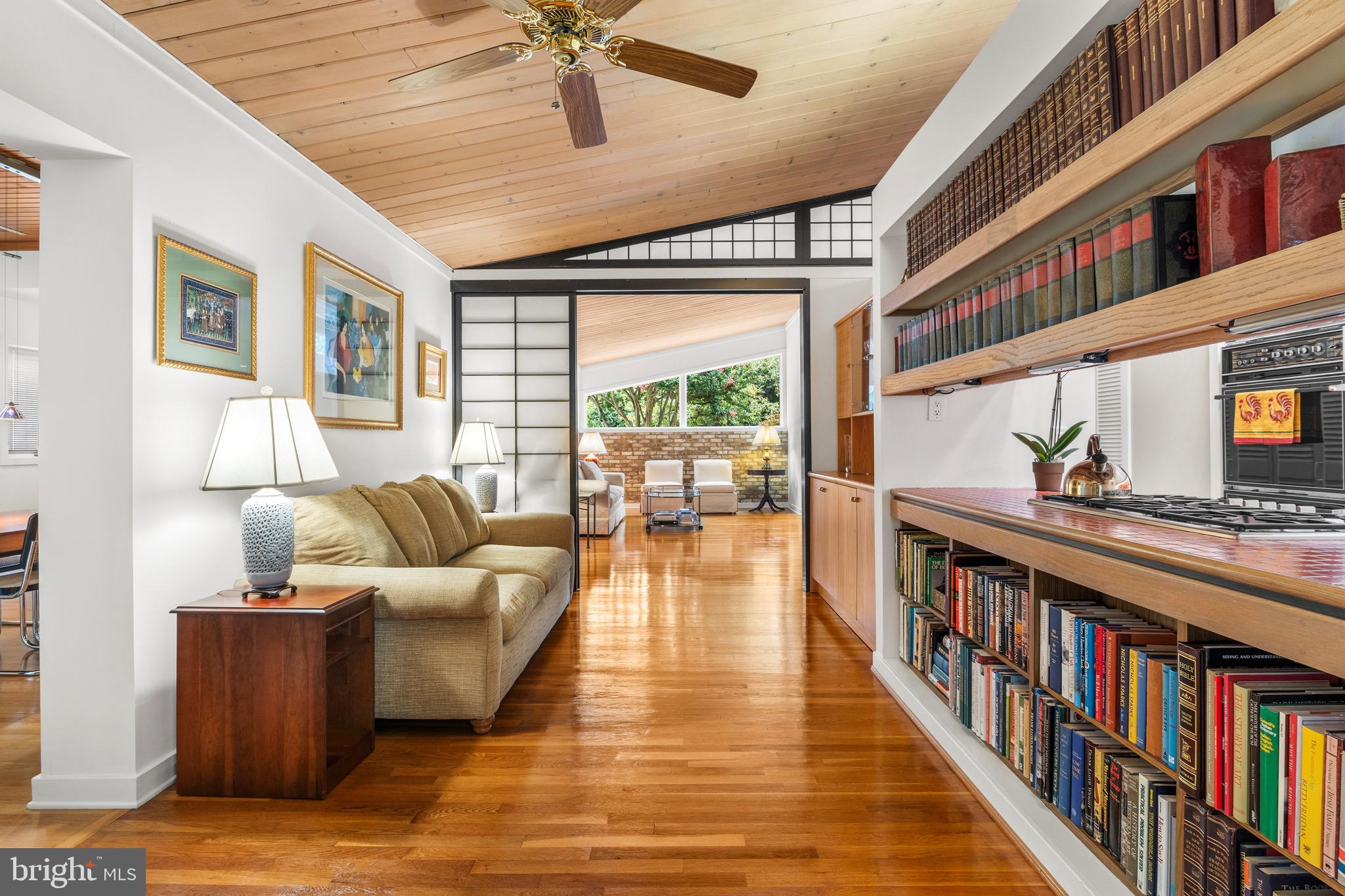 WILDWOOD MANOR - Residential