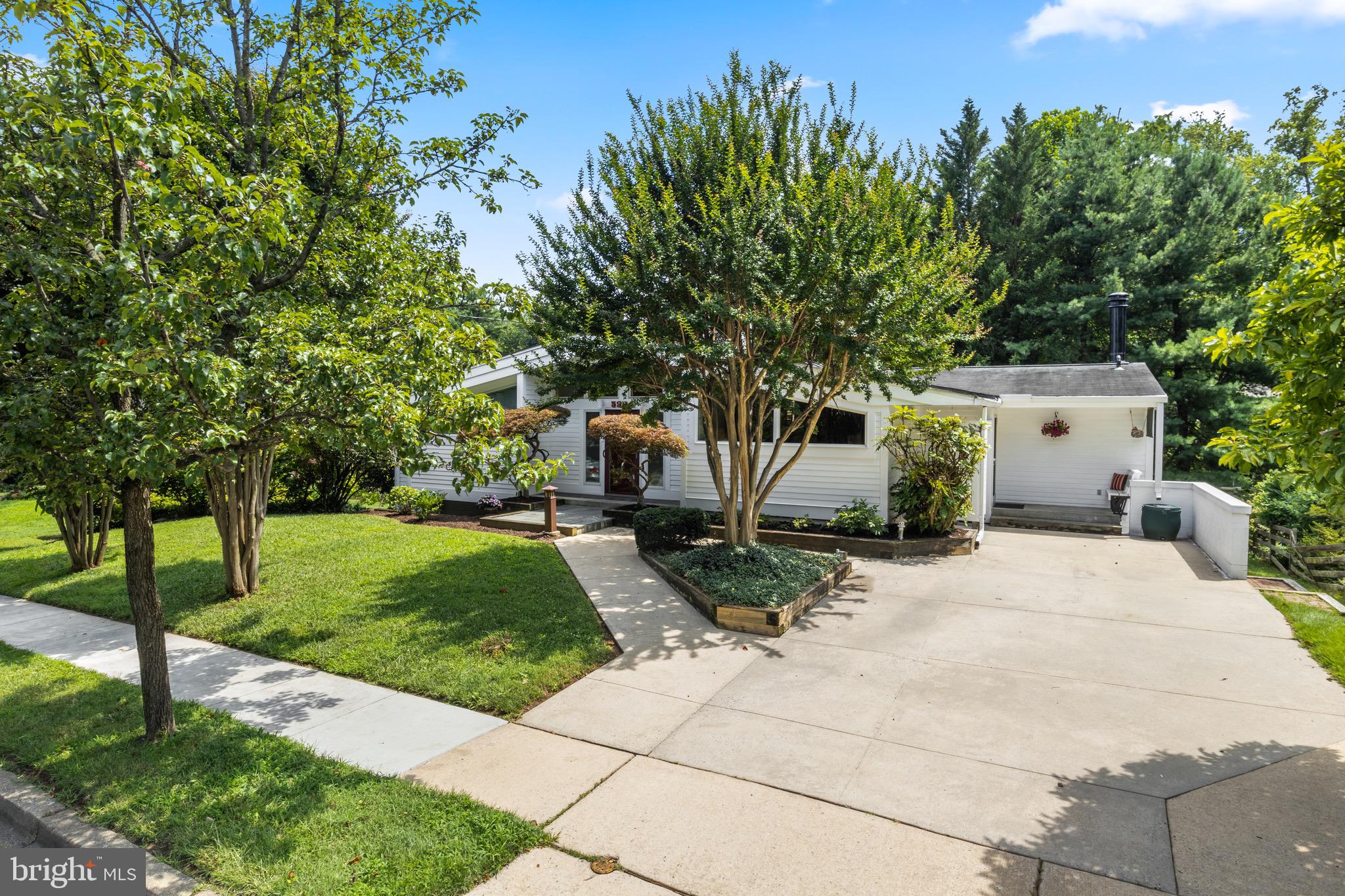 WILDWOOD MANOR - Residential