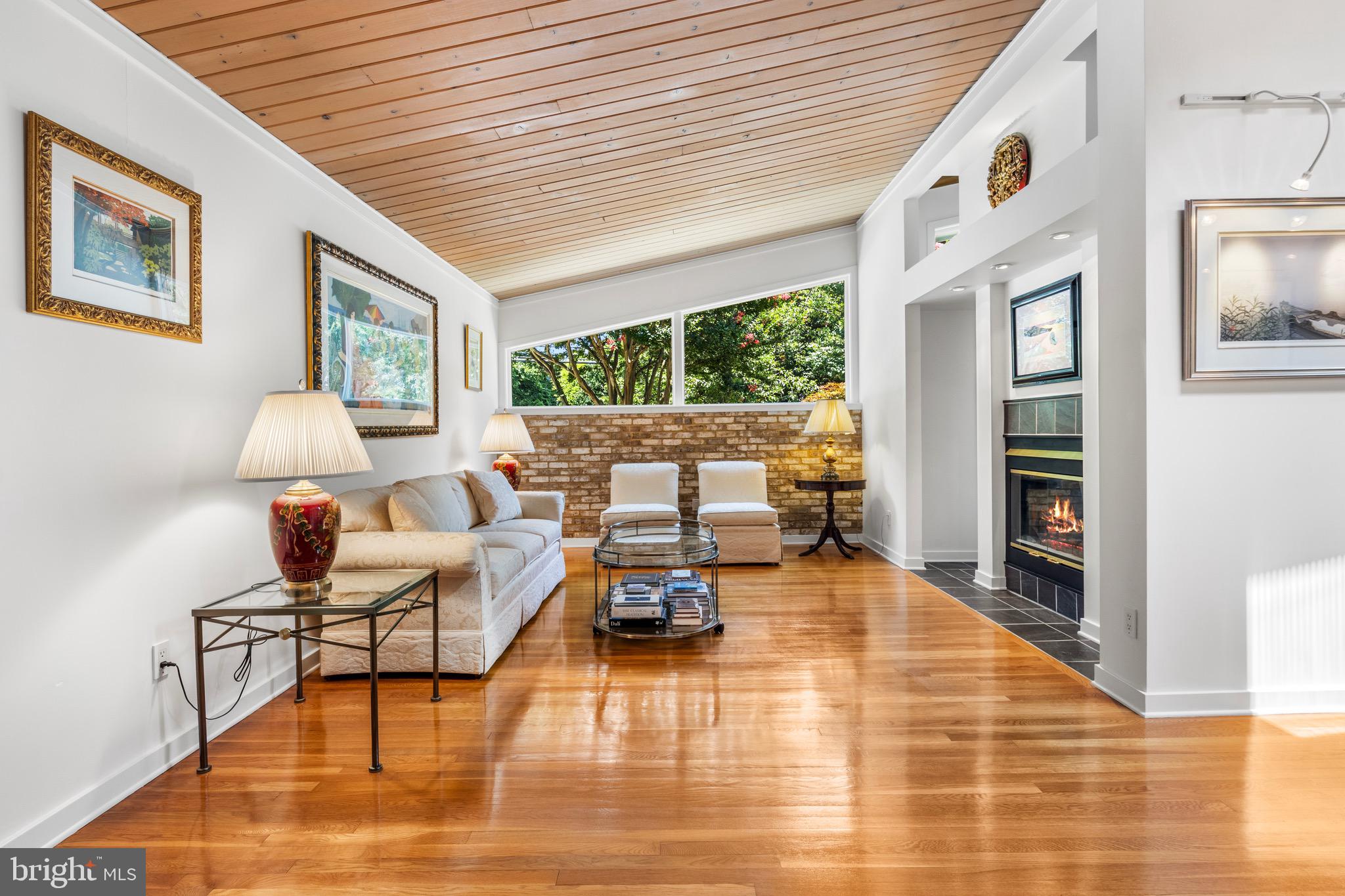 WILDWOOD MANOR - Residential