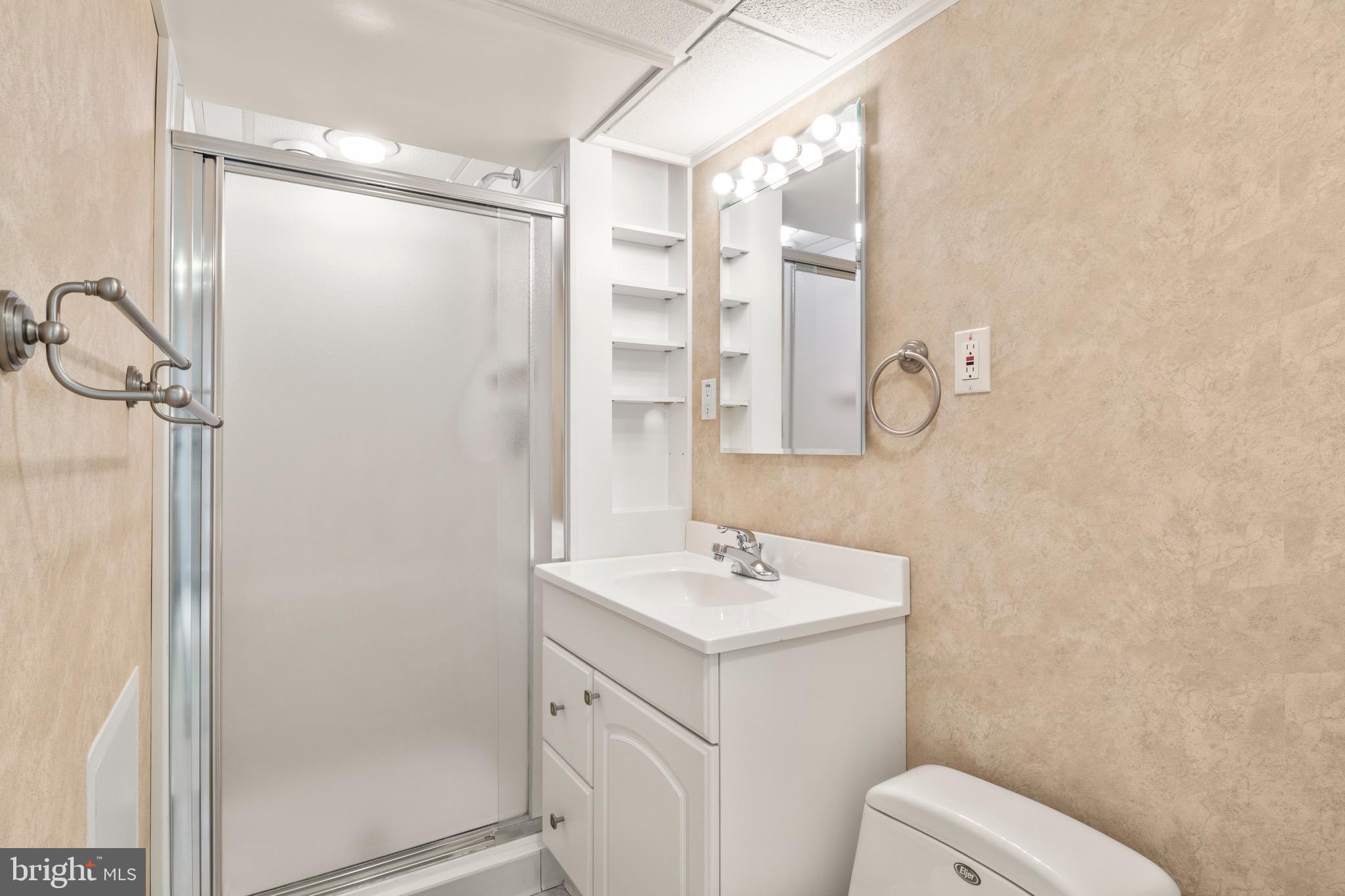 WILDWOOD MANOR - Residential