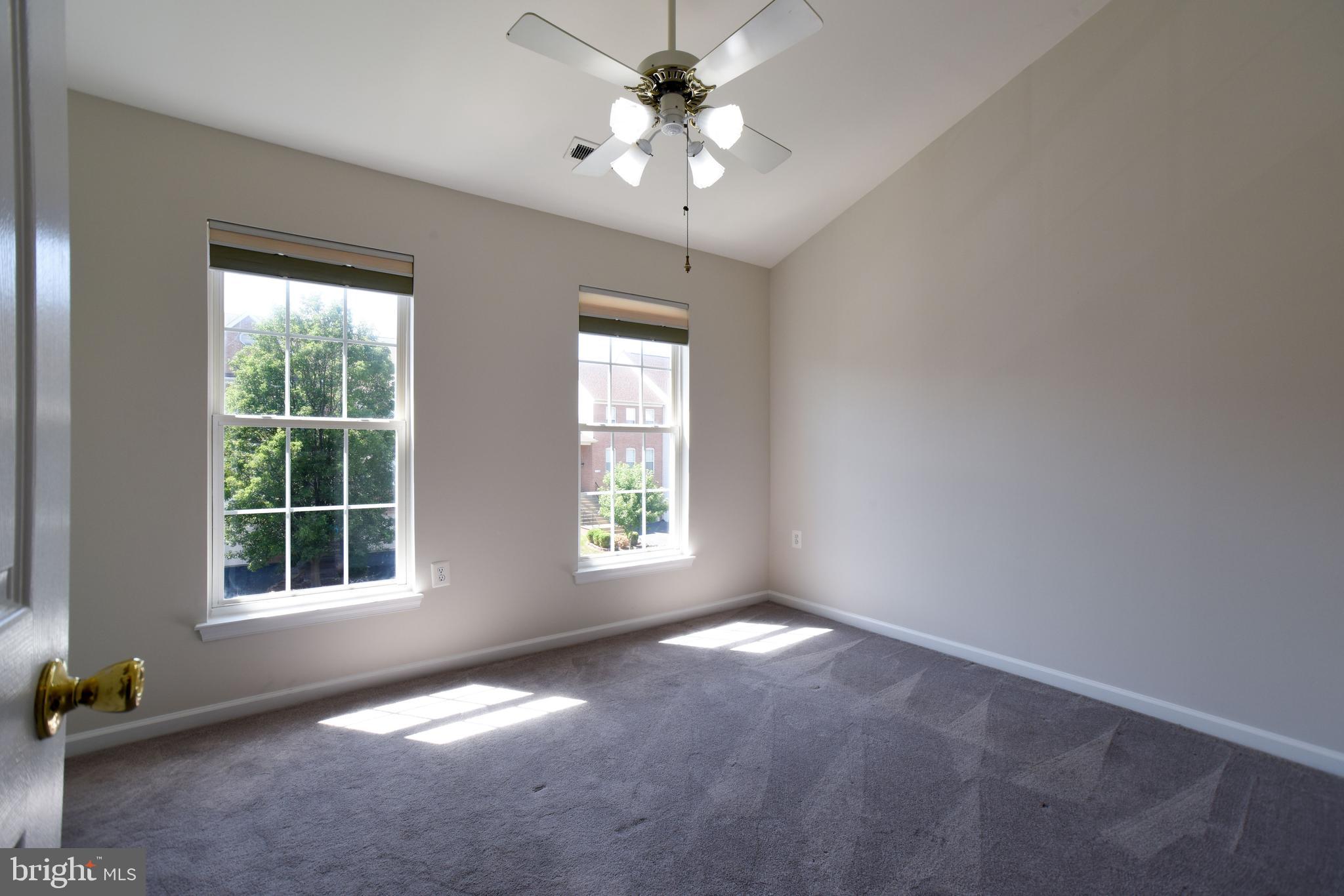 POTOMAC HUNT - Residential