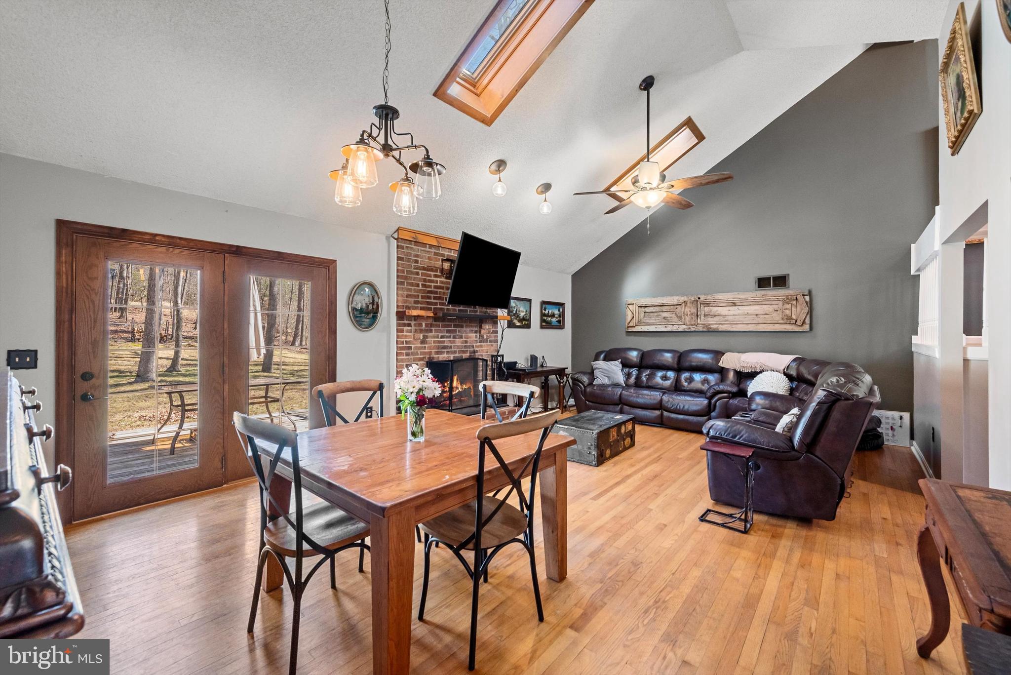 LAKE HOLIDAY ESTATES - Residential