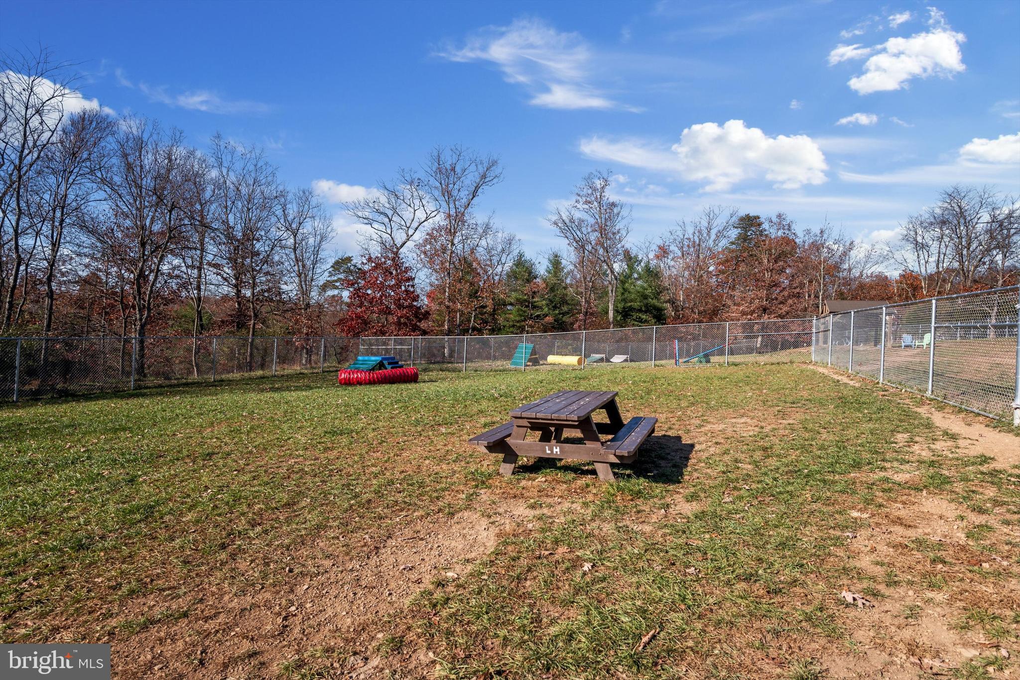 LAKE HOLIDAY ESTATES - Residential