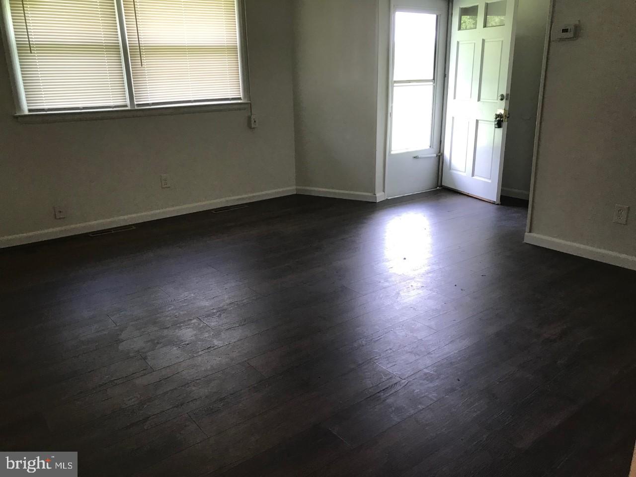 221 NORCROSS LANE