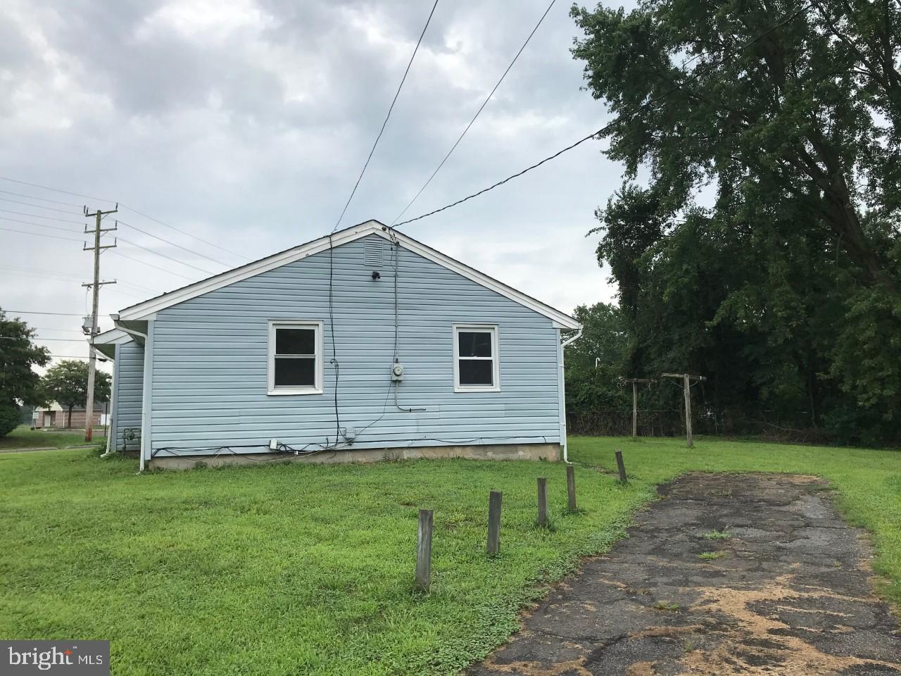 221 NORCROSS LANE