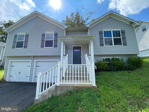 Homes For Rent - 6 Howard Circle<br/> FREDERICKSBURG, VA 22405