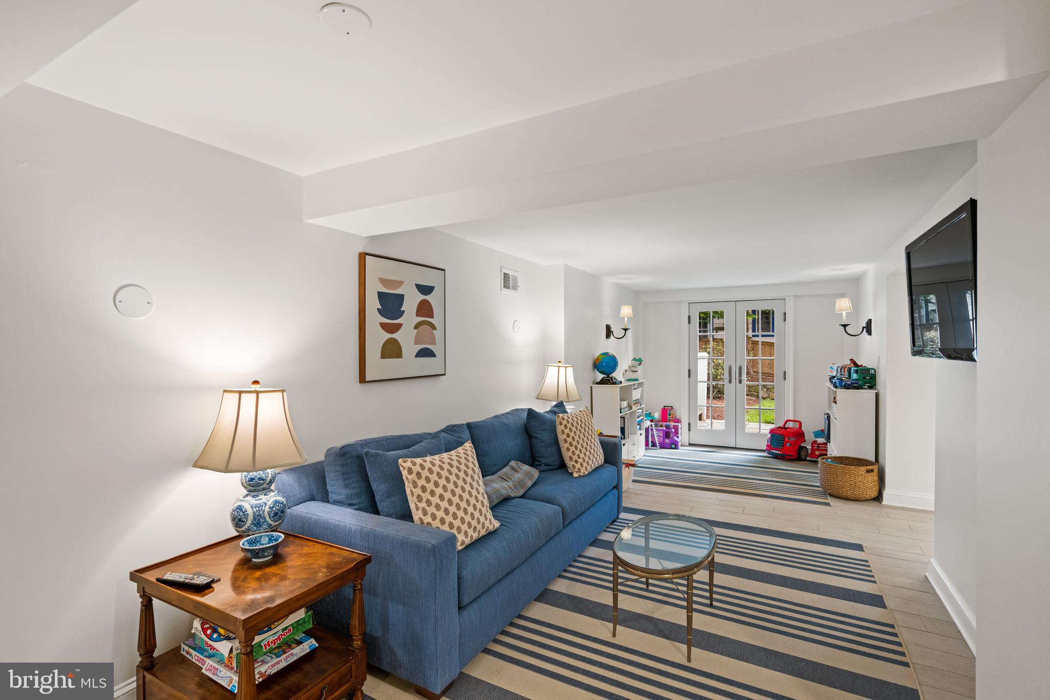 CHEVY CHASE - Residential