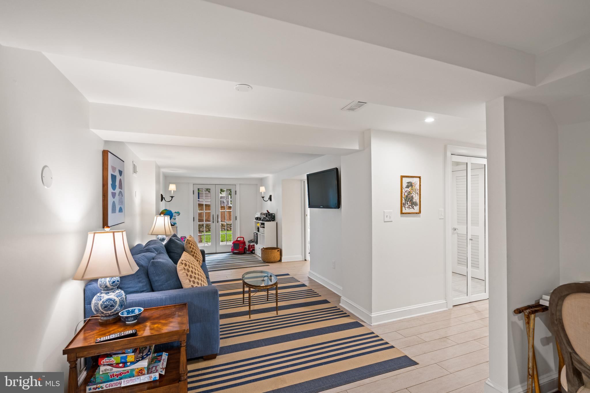 CHEVY CHASE - Residential