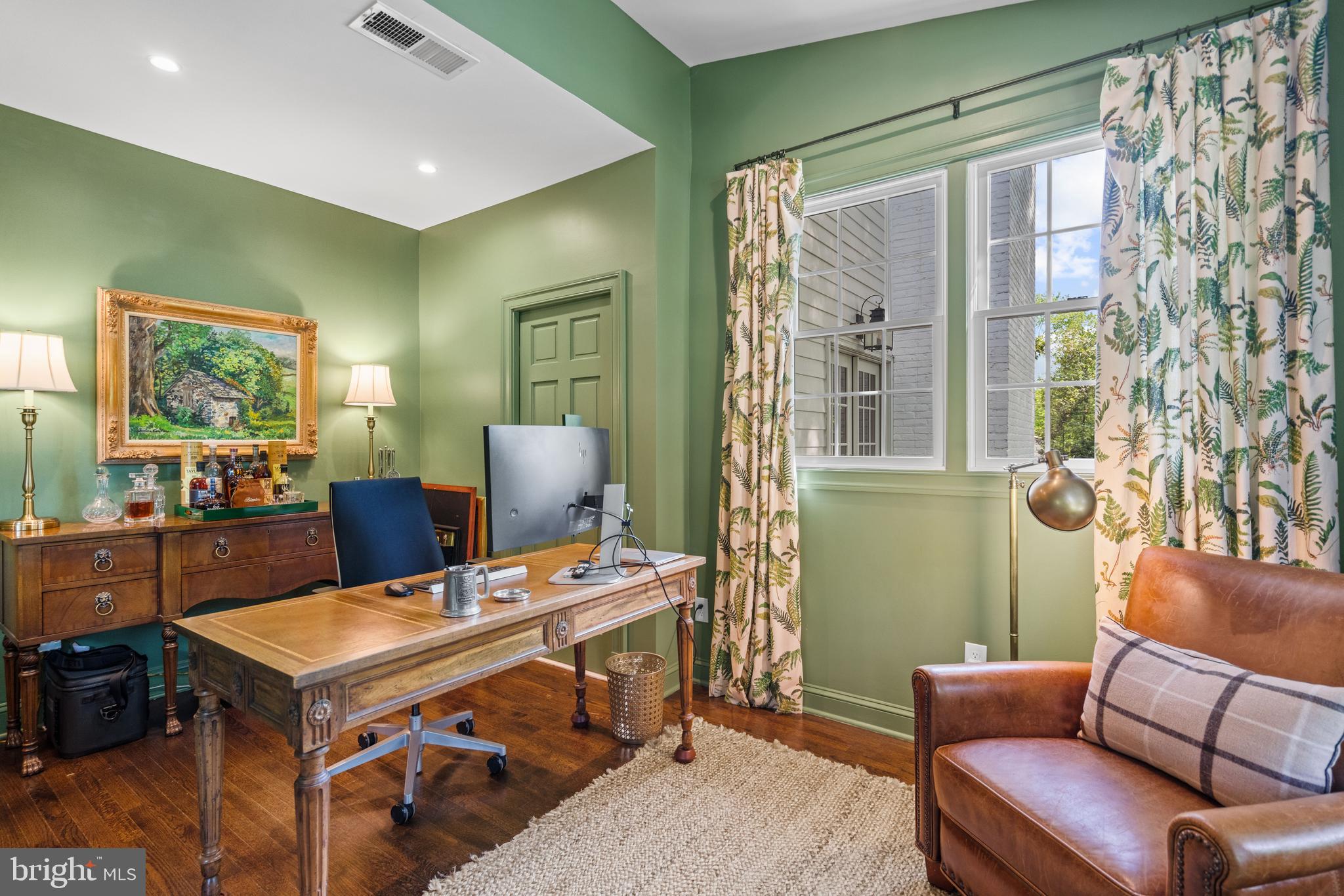 CHEVY CHASE - Residential