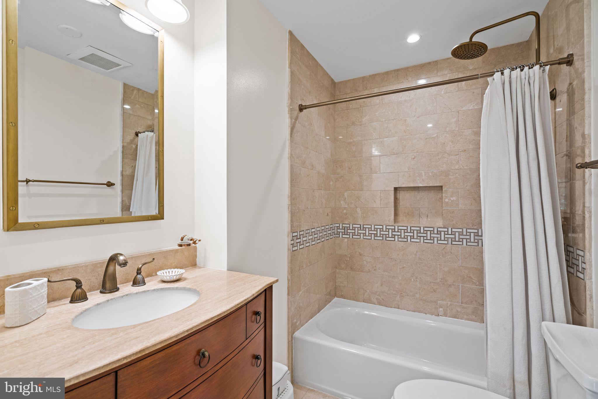 CHEVY CHASE - Residential