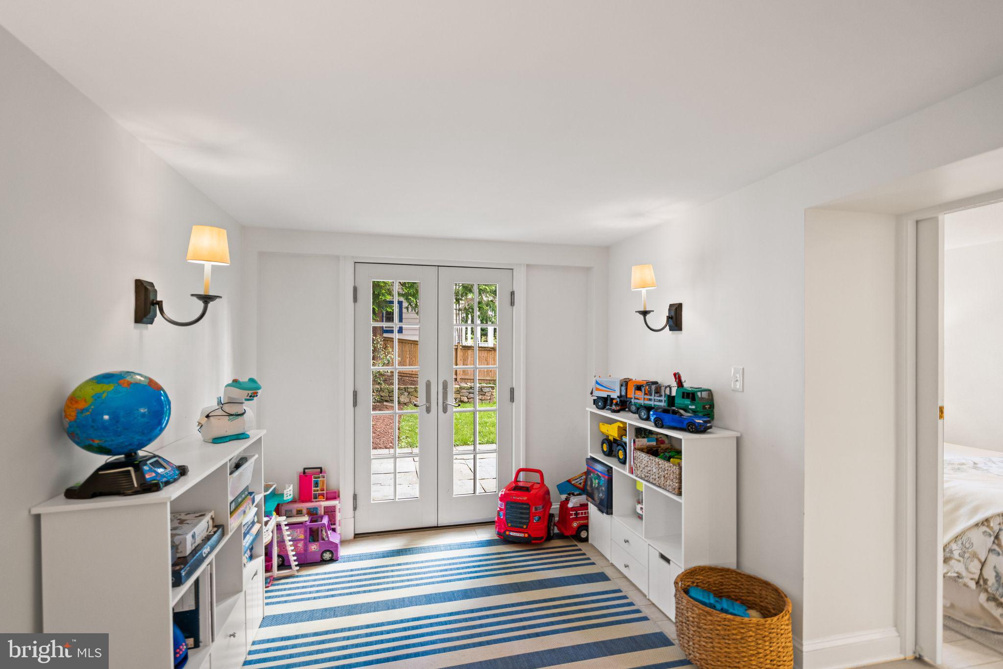 CHEVY CHASE - Residential