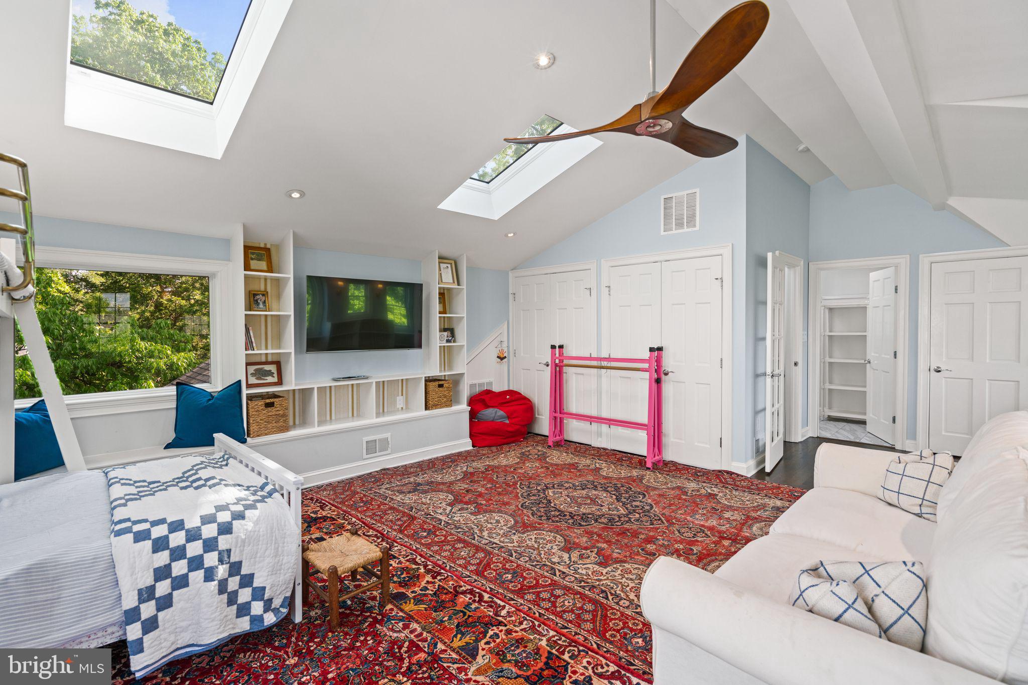 CHEVY CHASE - Residential