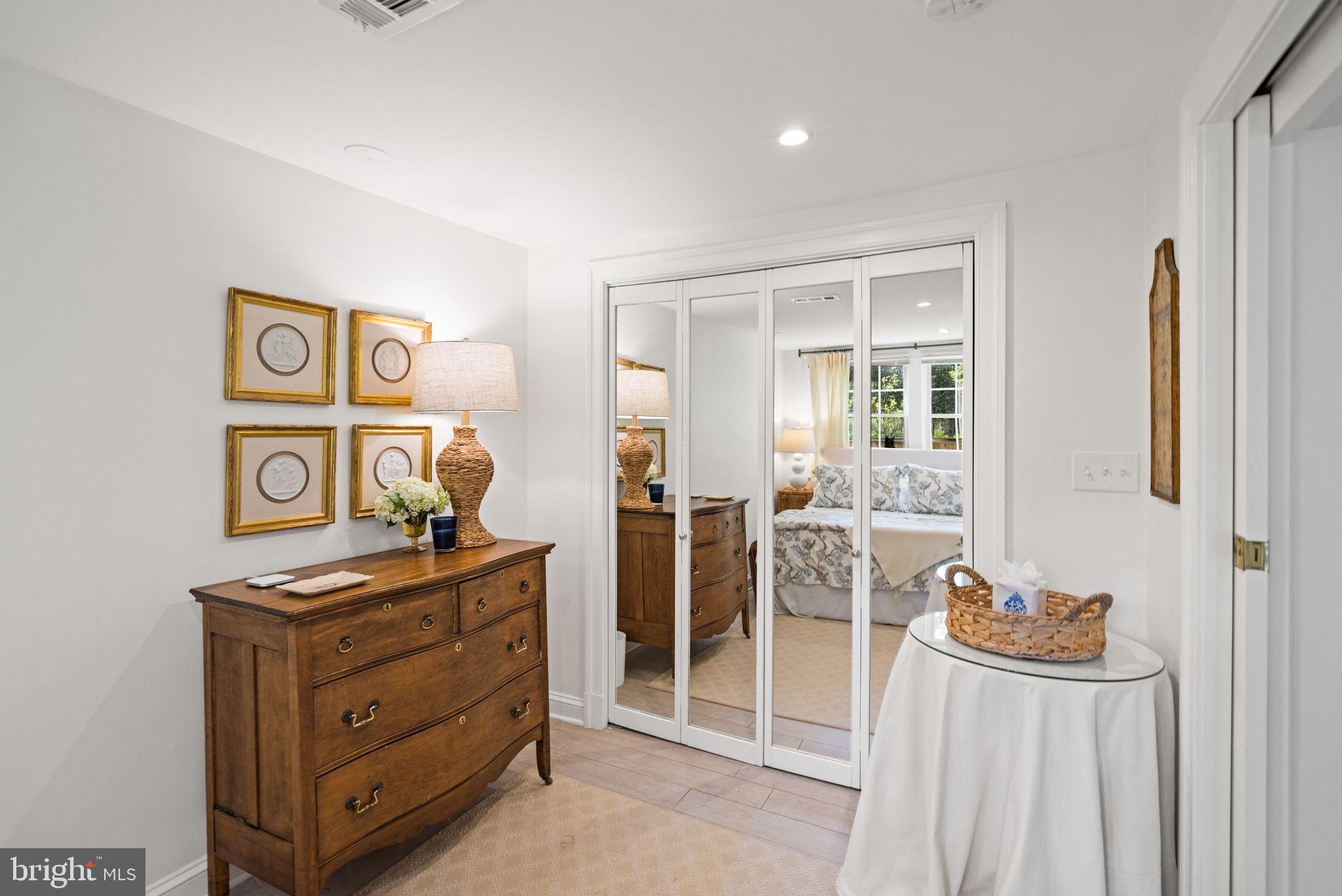 CHEVY CHASE - Residential