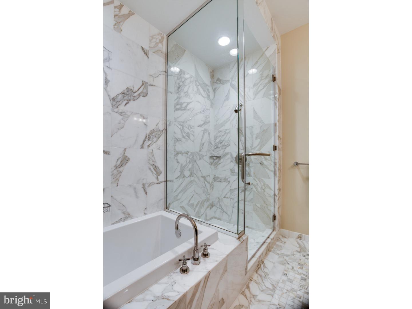 AVENUE OF THE ARTS - Residential